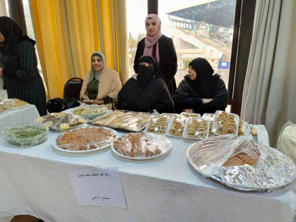 افتتاح بازار الصناعات البيتية الخيري لملتقى همم في مدينة الحسن للشباب