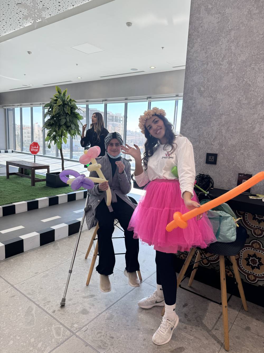 كيا الأردن تستضيف أطفال غزة من مركز الحسين للسرطان في مسرح كيا تاون