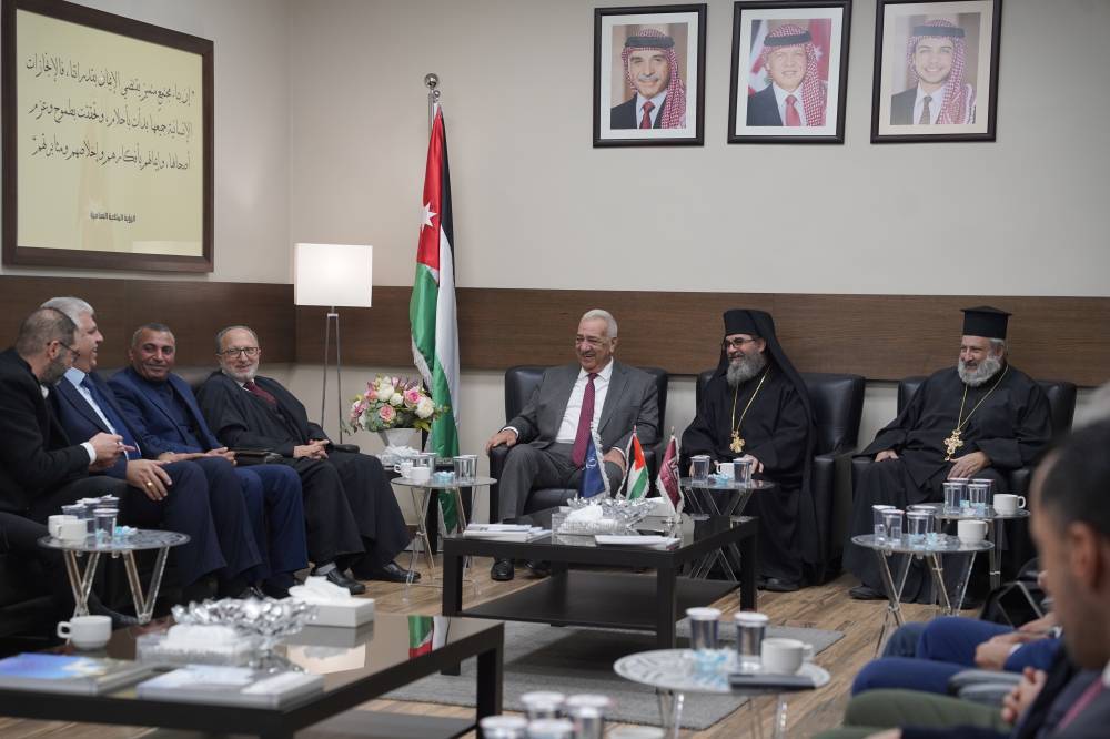 إضاءة شجرة الميلاد في “الشرق الأوسط”