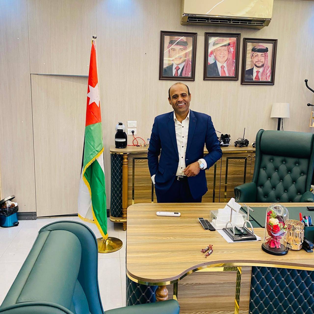 الصقور يكتب: وزير الزراعة الاكثر تواجدا في الميدان