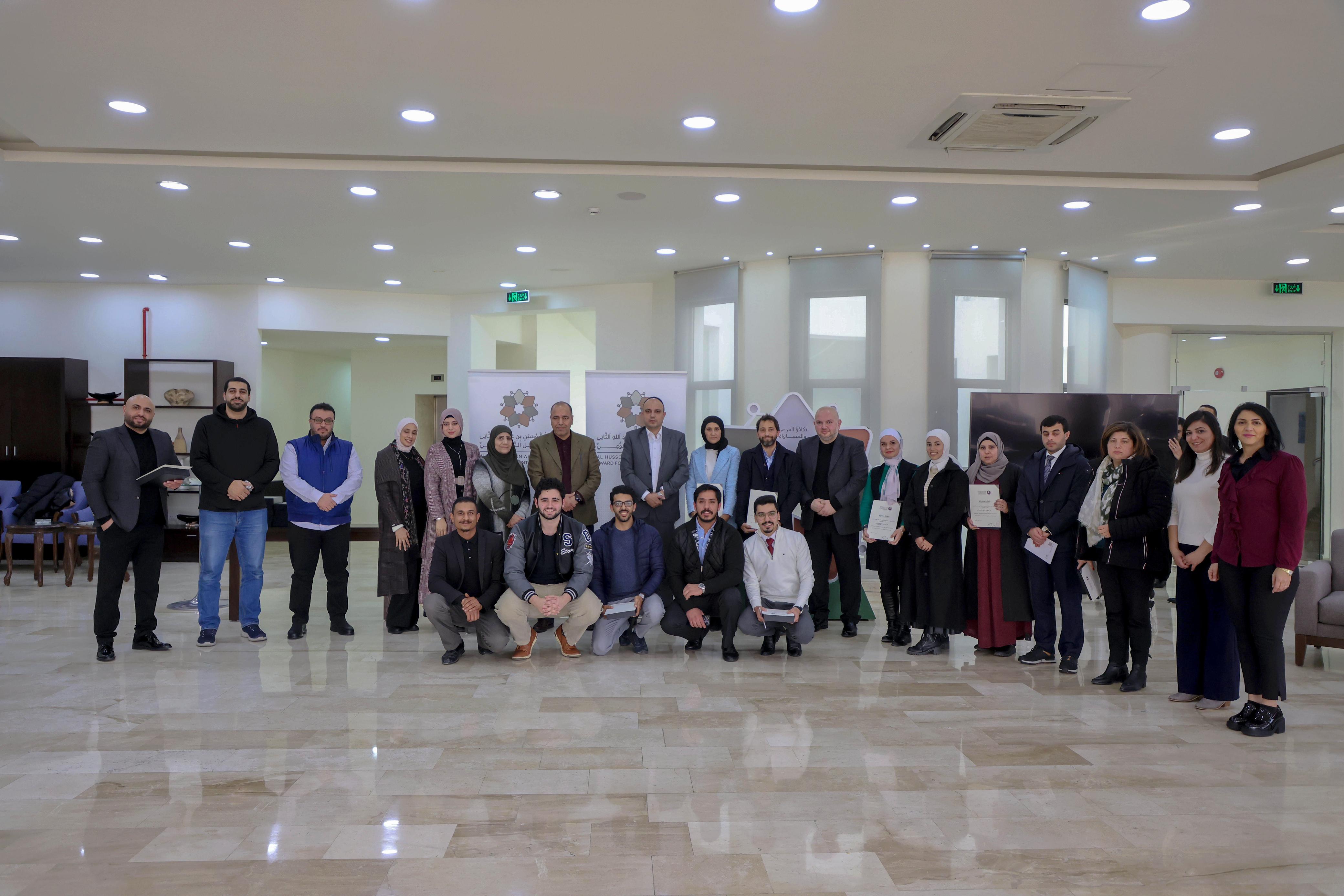 وزير الشباب يلتقي  اللفائزين  والمتأهلين في الدورة الثانية لجائزة الحسين بن عبدالله للعمل التطوعي