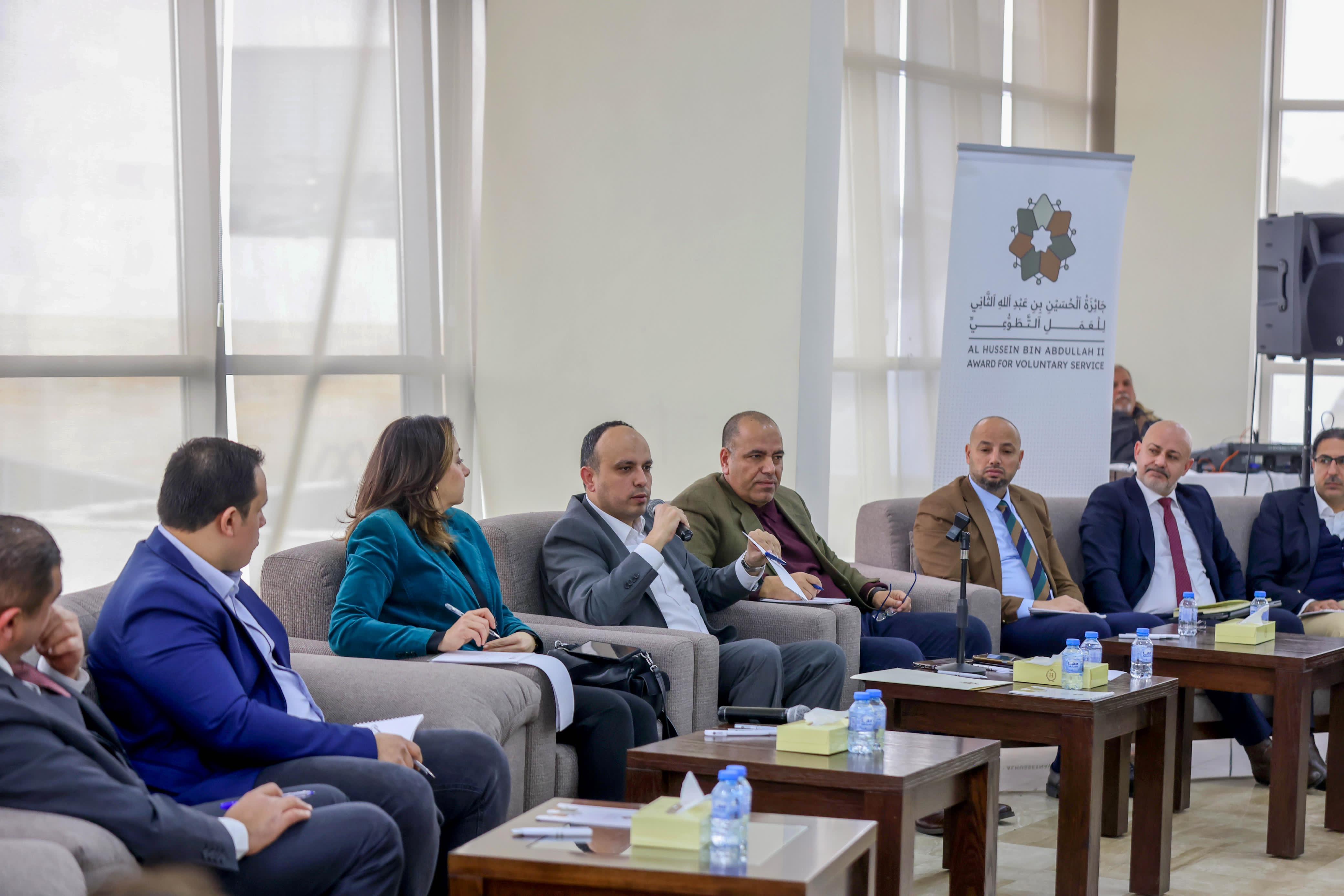 وزير الشباب يلتقي  اللفائزين  والمتأهلين في الدورة الثانية لجائزة الحسين بن عبدالله للعمل التطوعي 