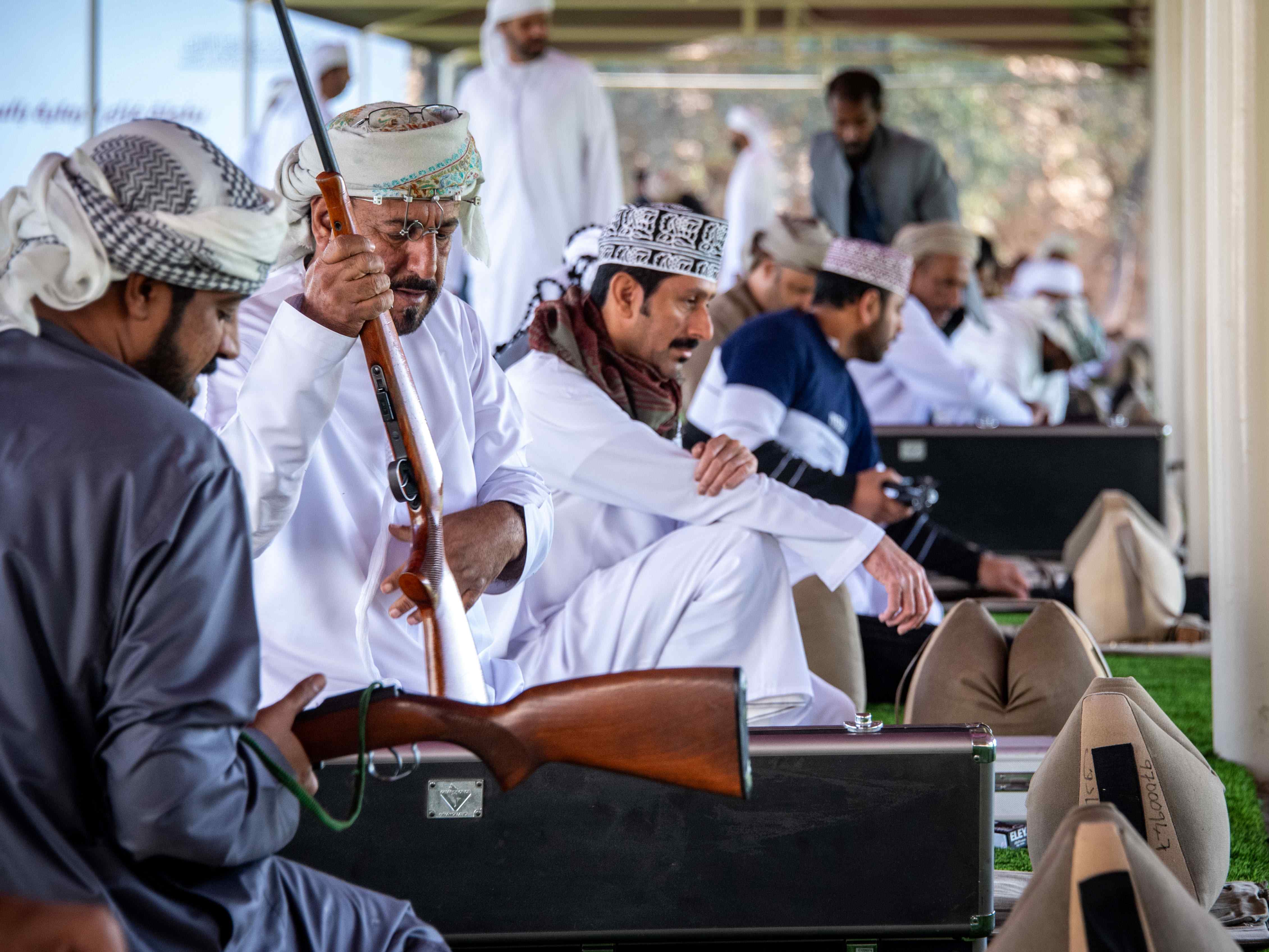 الشيخ أحمد بن حشر يتوّج رماة  بطولة فزاع للرماية بالسكتون