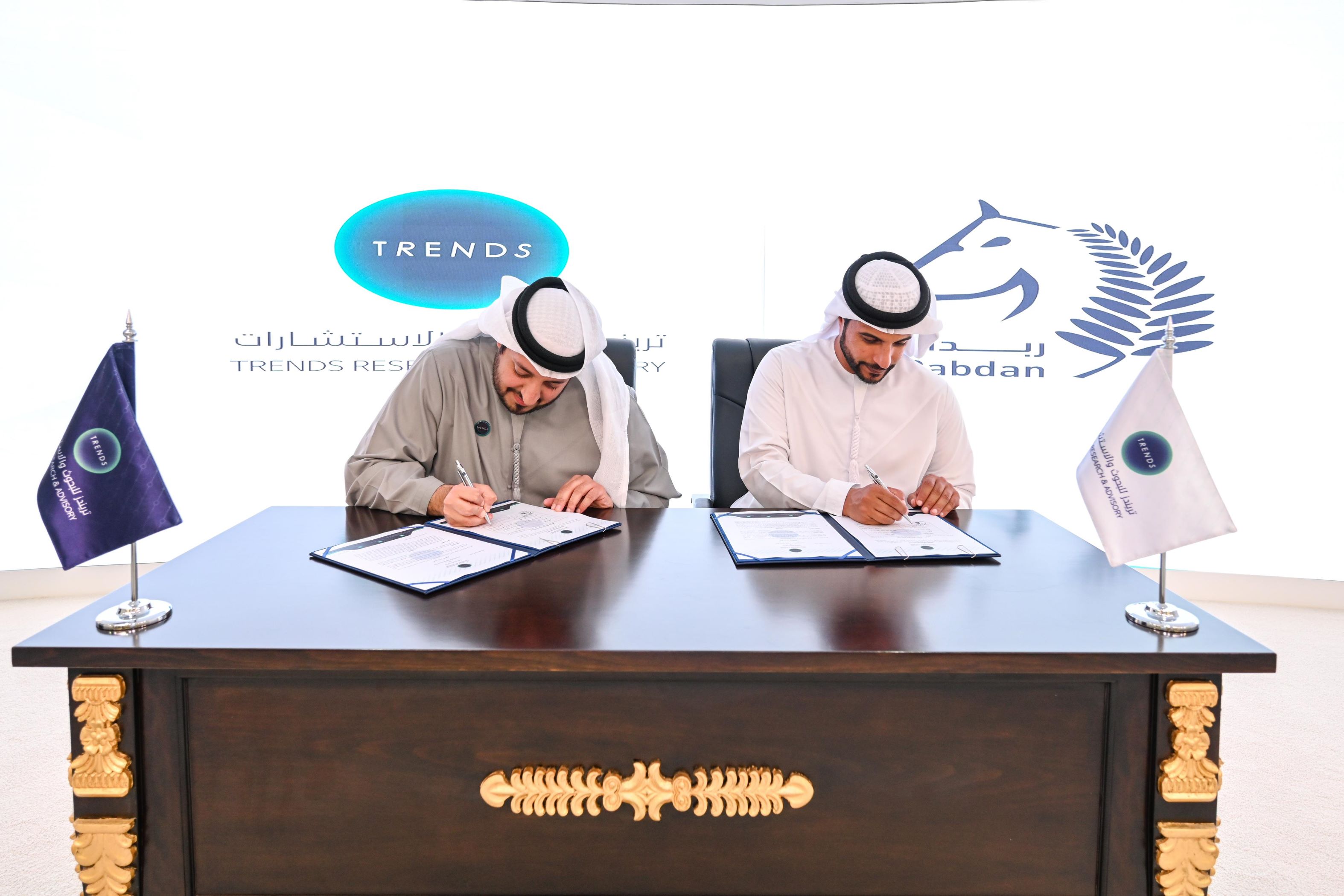 اتفاقية تعاون بحثي بين باروميتر تريندز العالمي وفريقي صون العلم  وربدان التطوعيين