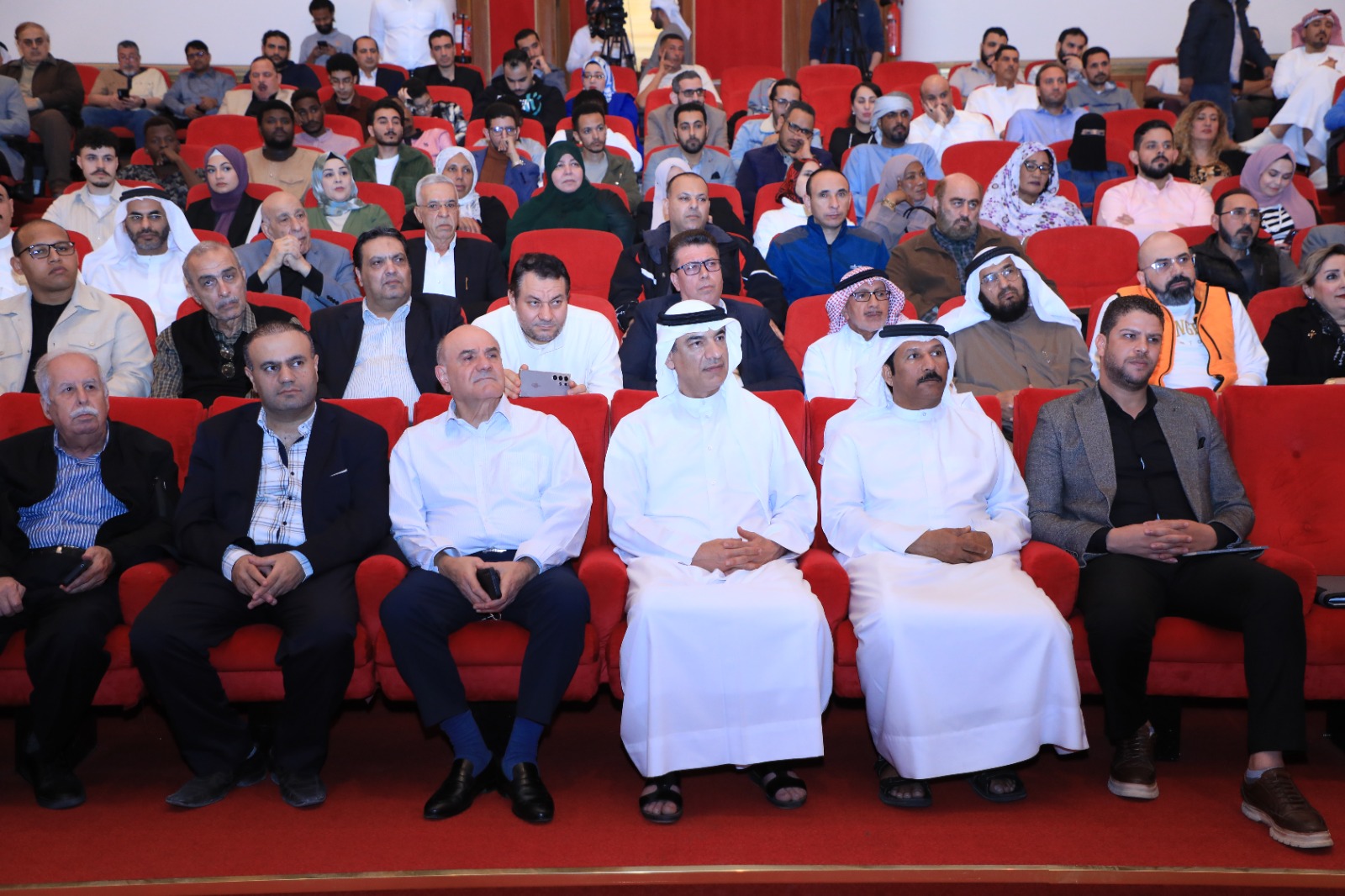 قصائد موشحة بالدلالات في بيت الشعر بالشارقة