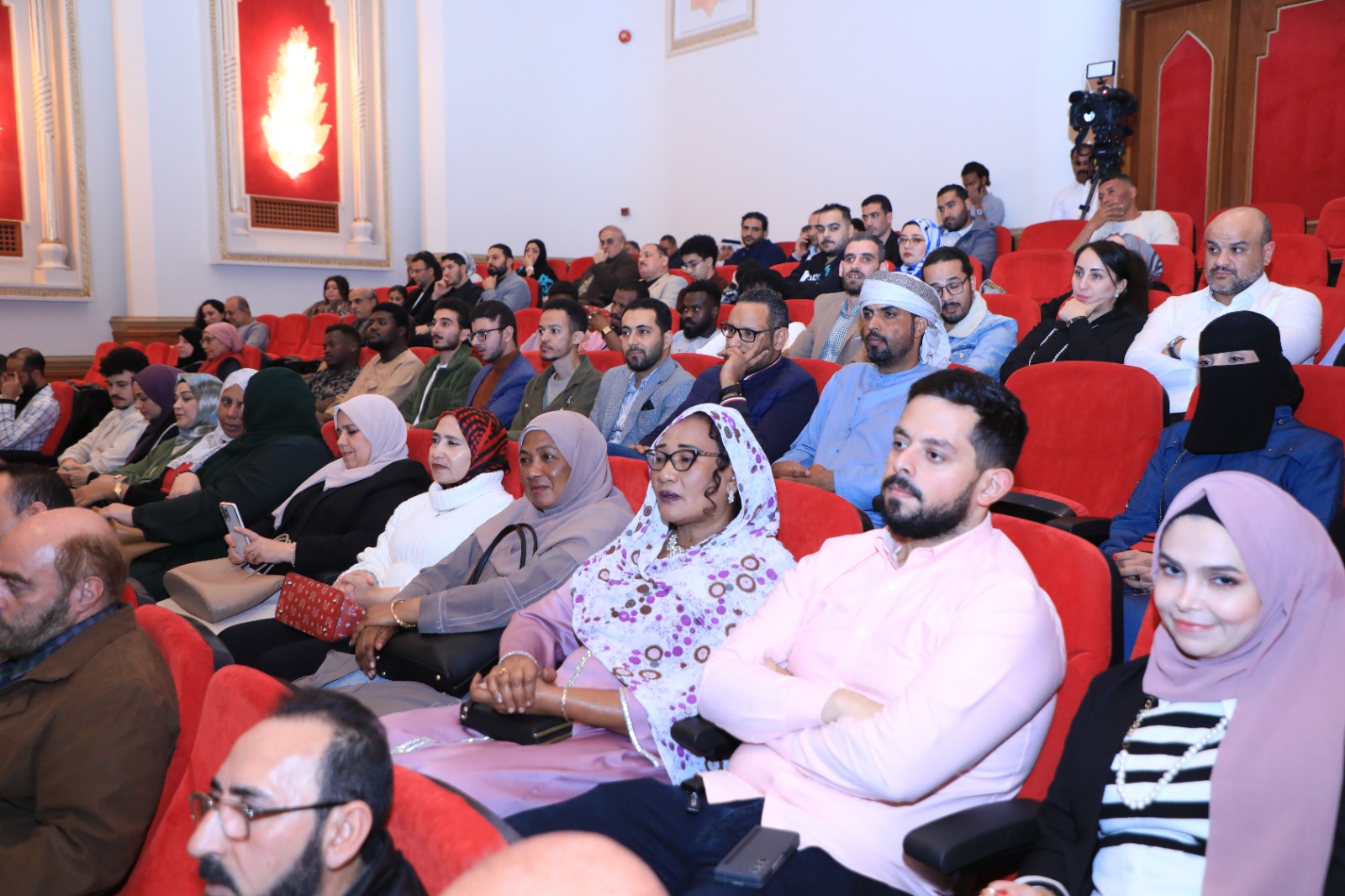 قصائد موشحة بالدلالات في بيت الشعر بالشارقة