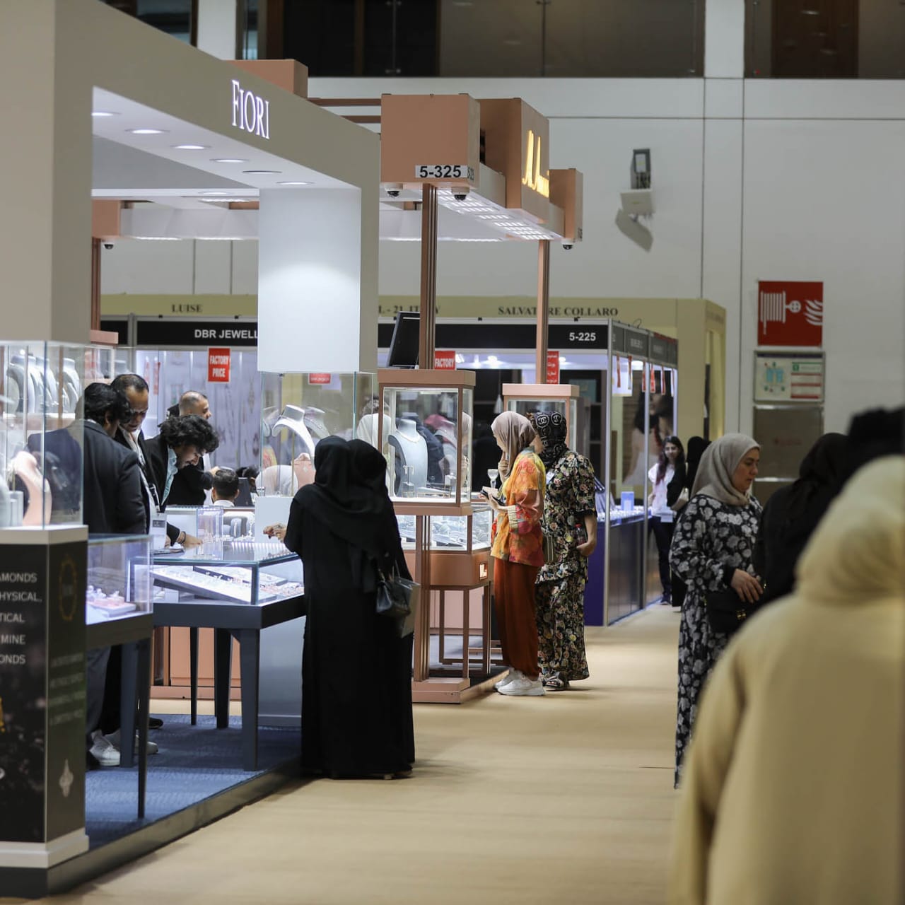 جواهر الإمارات 2025 ينطلق غداً في إكسبو الشارقة بمشاركة 160 عارضًا و500 علامة تجارية محلية وعالمية     