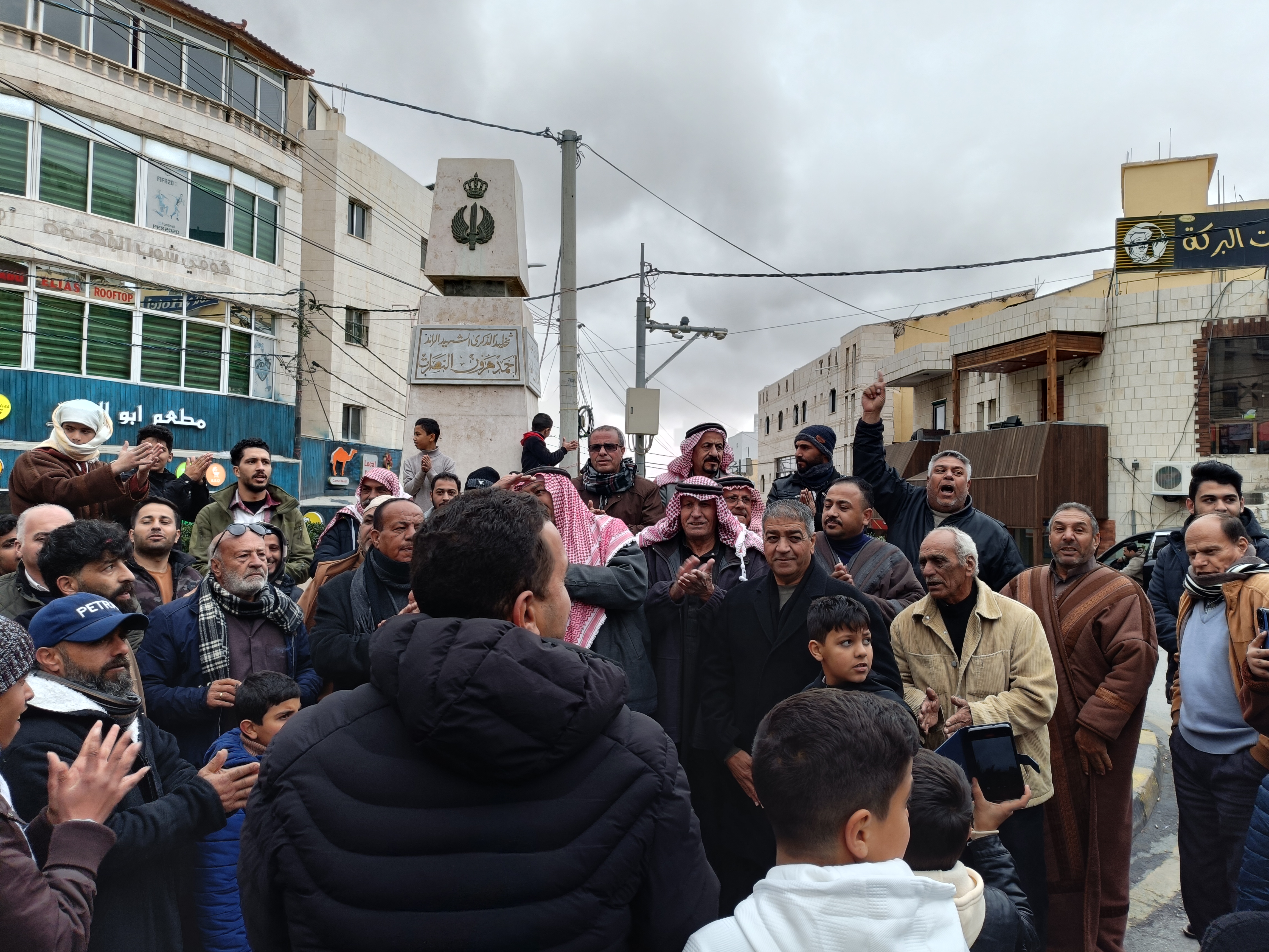  وقفة احتجاجية ومسيرة في وادي موسى رفضاً لتهجير الفلسطينيين 