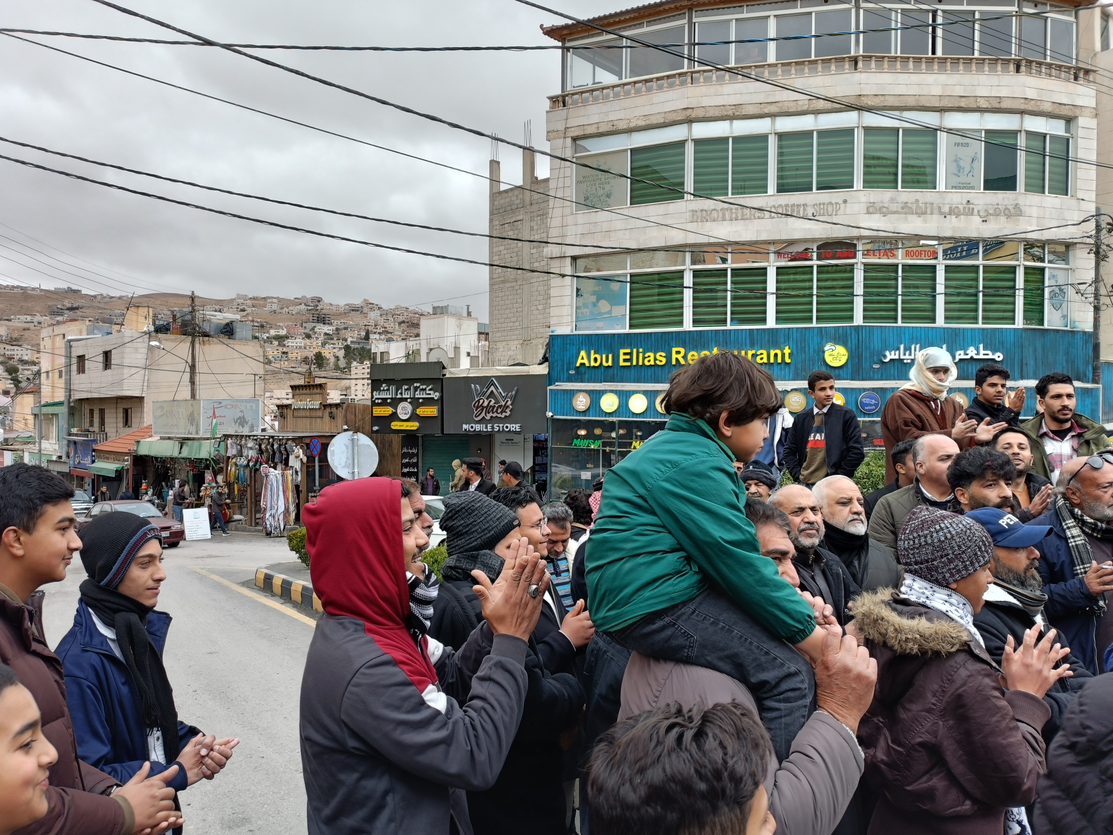  وقفة احتجاجية ومسيرة في وادي موسى رفضاً لتهجير الفلسطينيين 