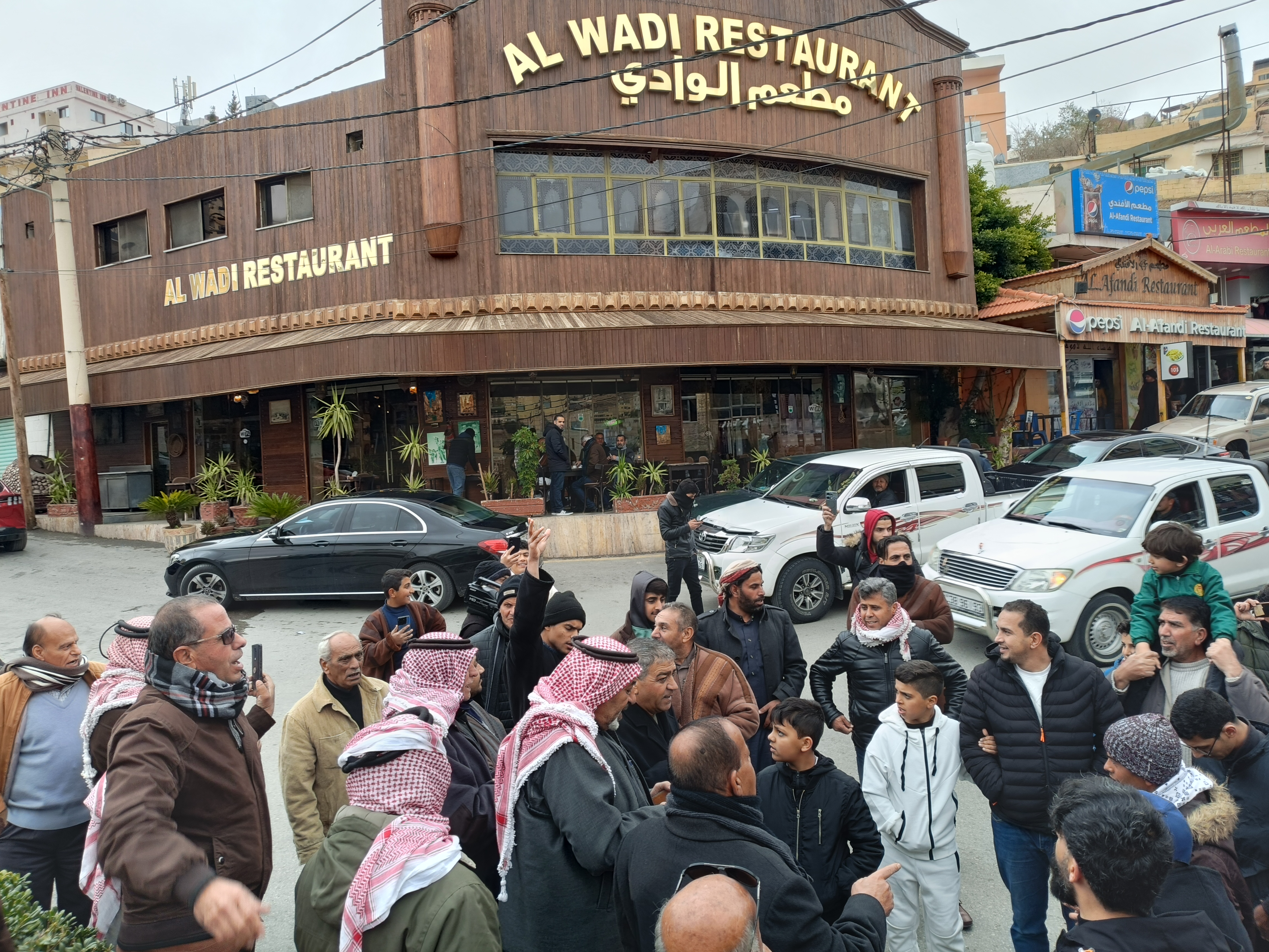  وقفة احتجاجية ومسيرة في وادي موسى رفضاً لتهجير الفلسطينيين 