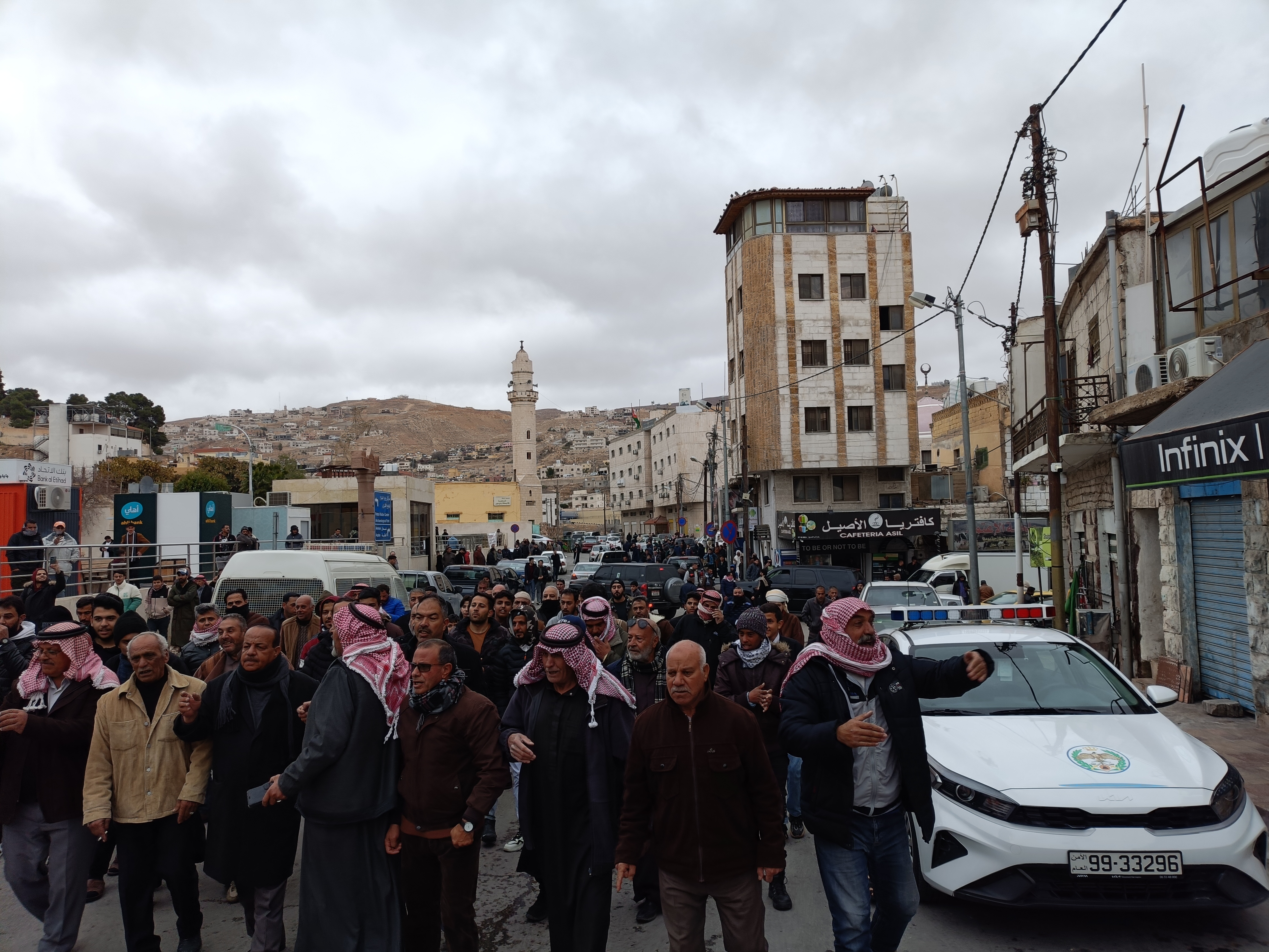  وقفة احتجاجية ومسيرة في وادي موسى رفضاً لتهجير الفلسطينيين 