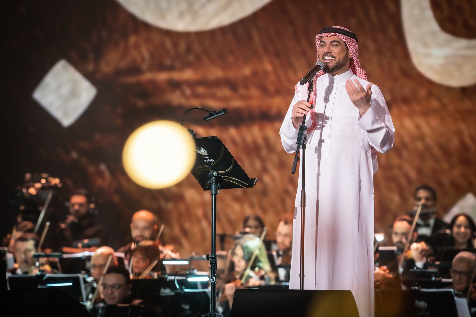 وليد الشامي تريند بأغنية يا صاحبي في ليلة دايم السيف تكريمًا لأشعار خالد الفيصل