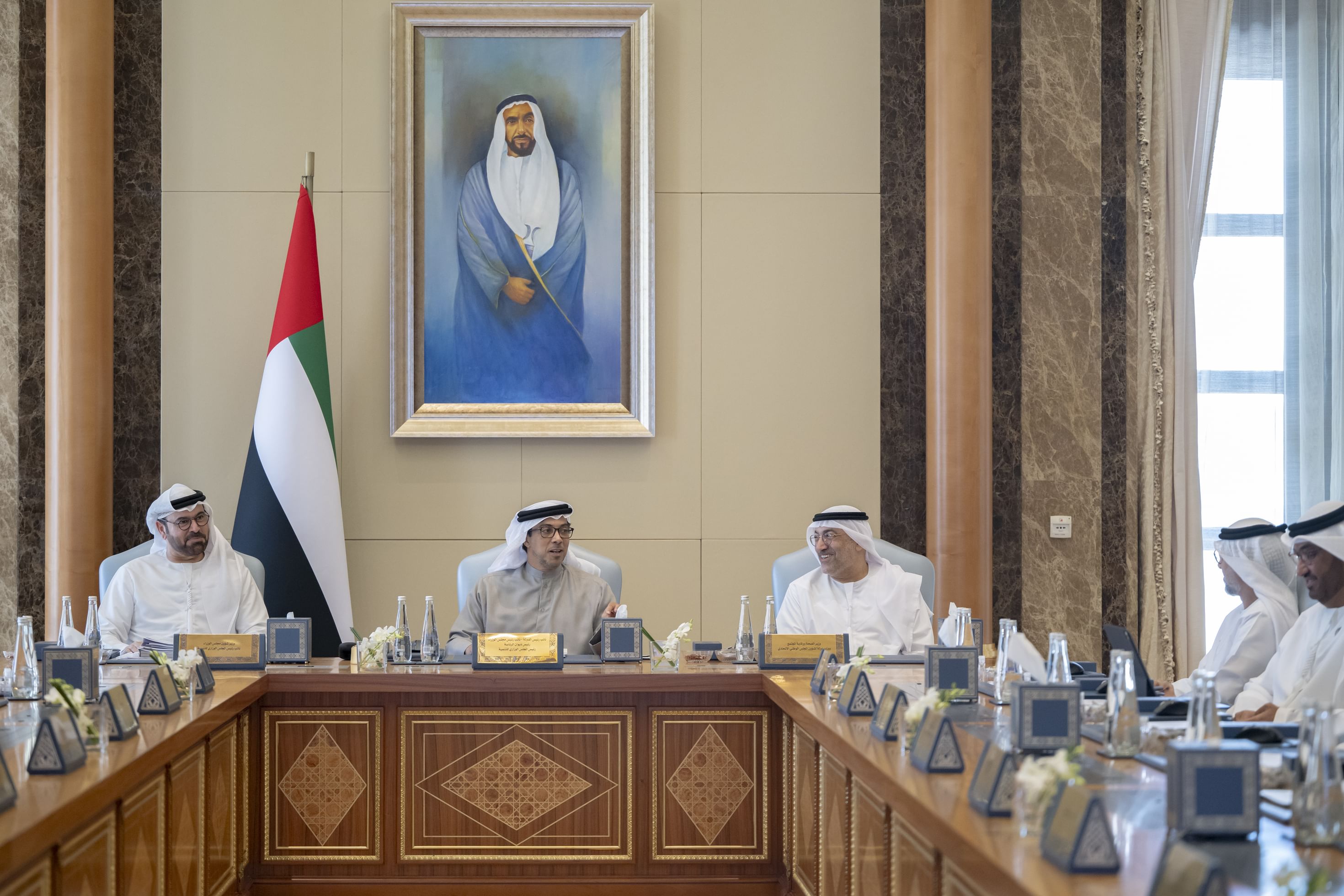المجلس الوزاري للتنمية برئاسة منصور بن زايد يستعرض مستجدات تنفيذ المشاريع والبرامج الحكومية