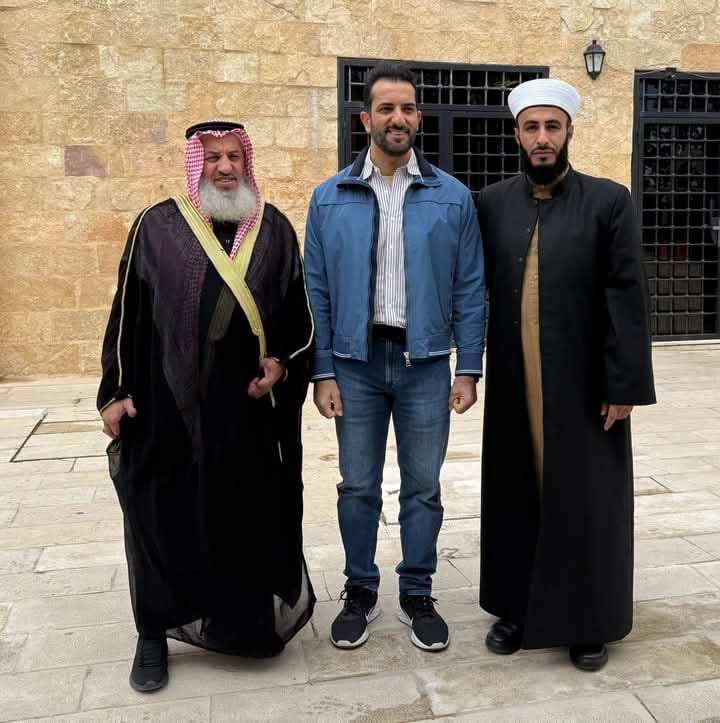 الحنيطي يستقبل  الأمير سلطان بن أحمد القاسمي في مسجد اهل الكهف 