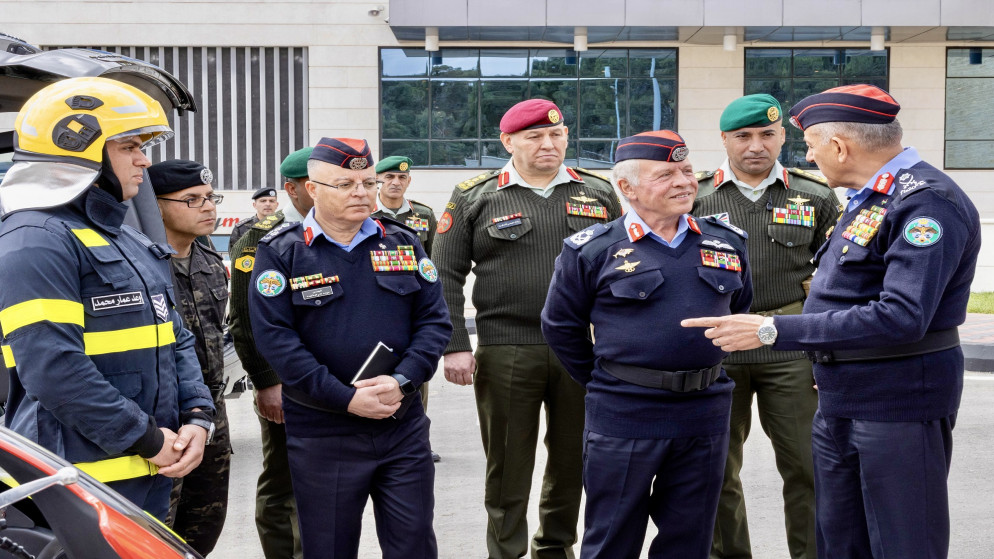 الملك يفتتح نادي ضباط الأمن العام في منطقة غمدان