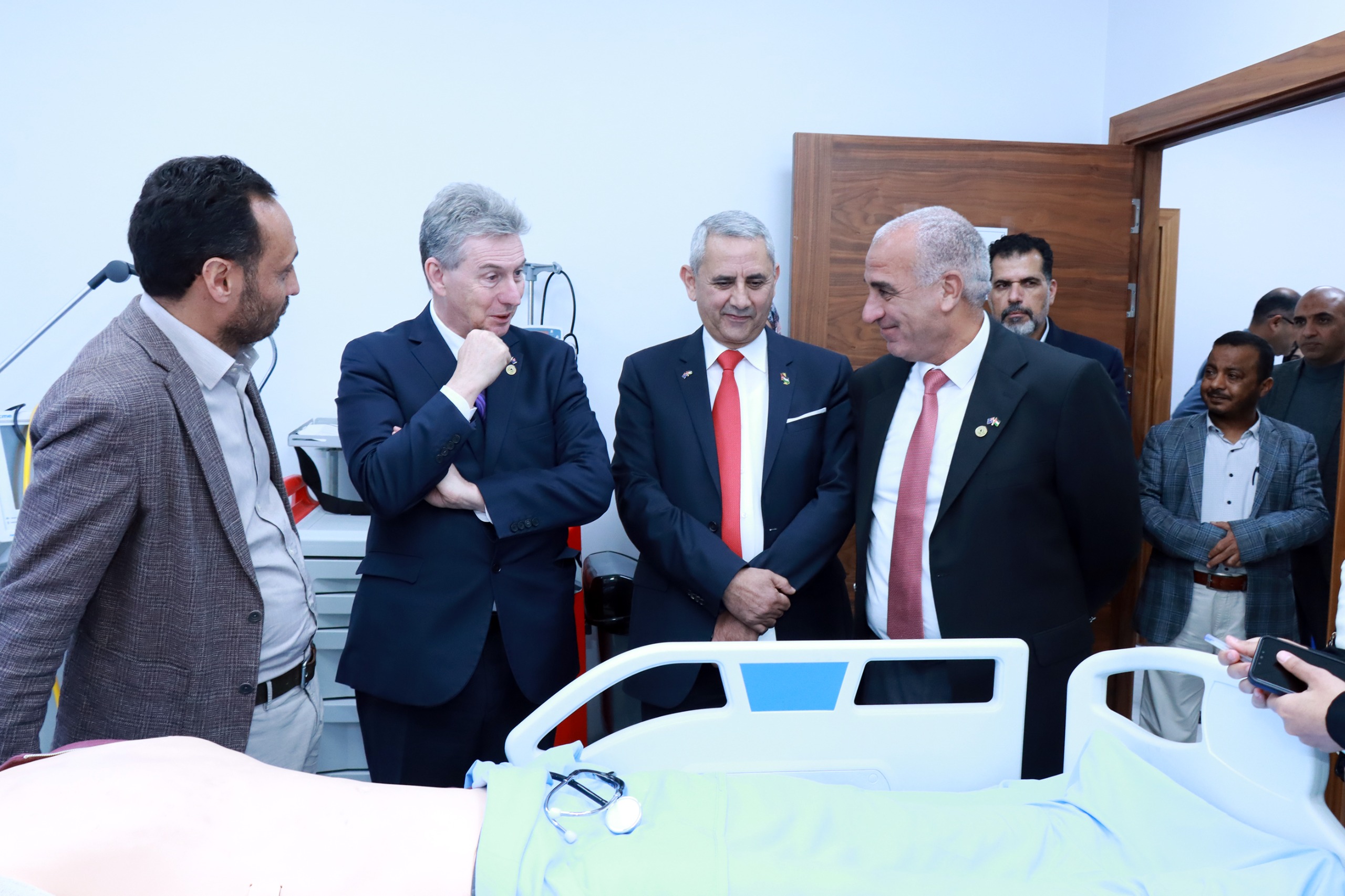 العلاقات الأردنية الأسترالية محاضرة للسفير الأسترالي في جامعة الحسين بن طلال