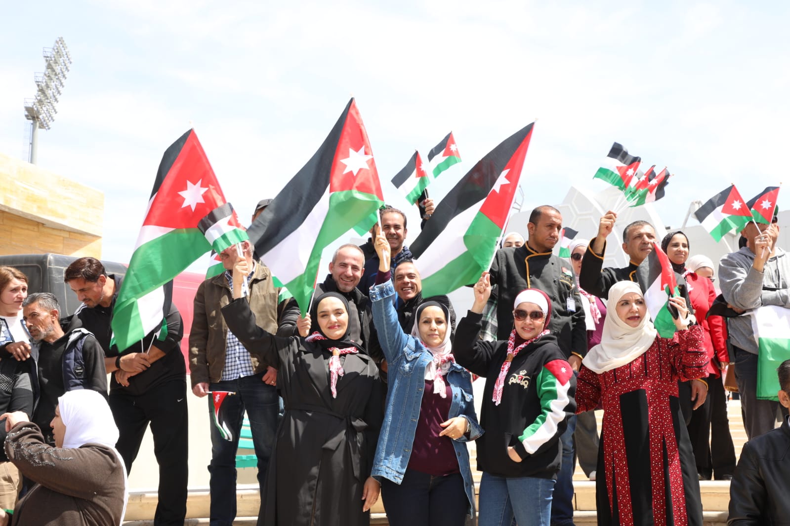 الأسرة الشبابية تحتفل بيوم العلم