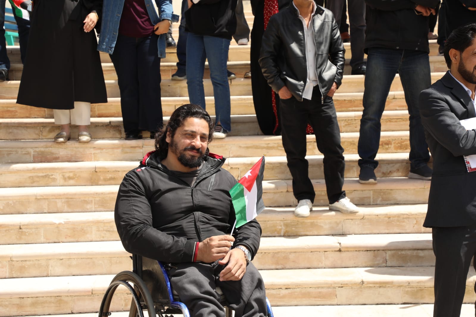 الأسرة الشبابية تحتفل بيوم العلم