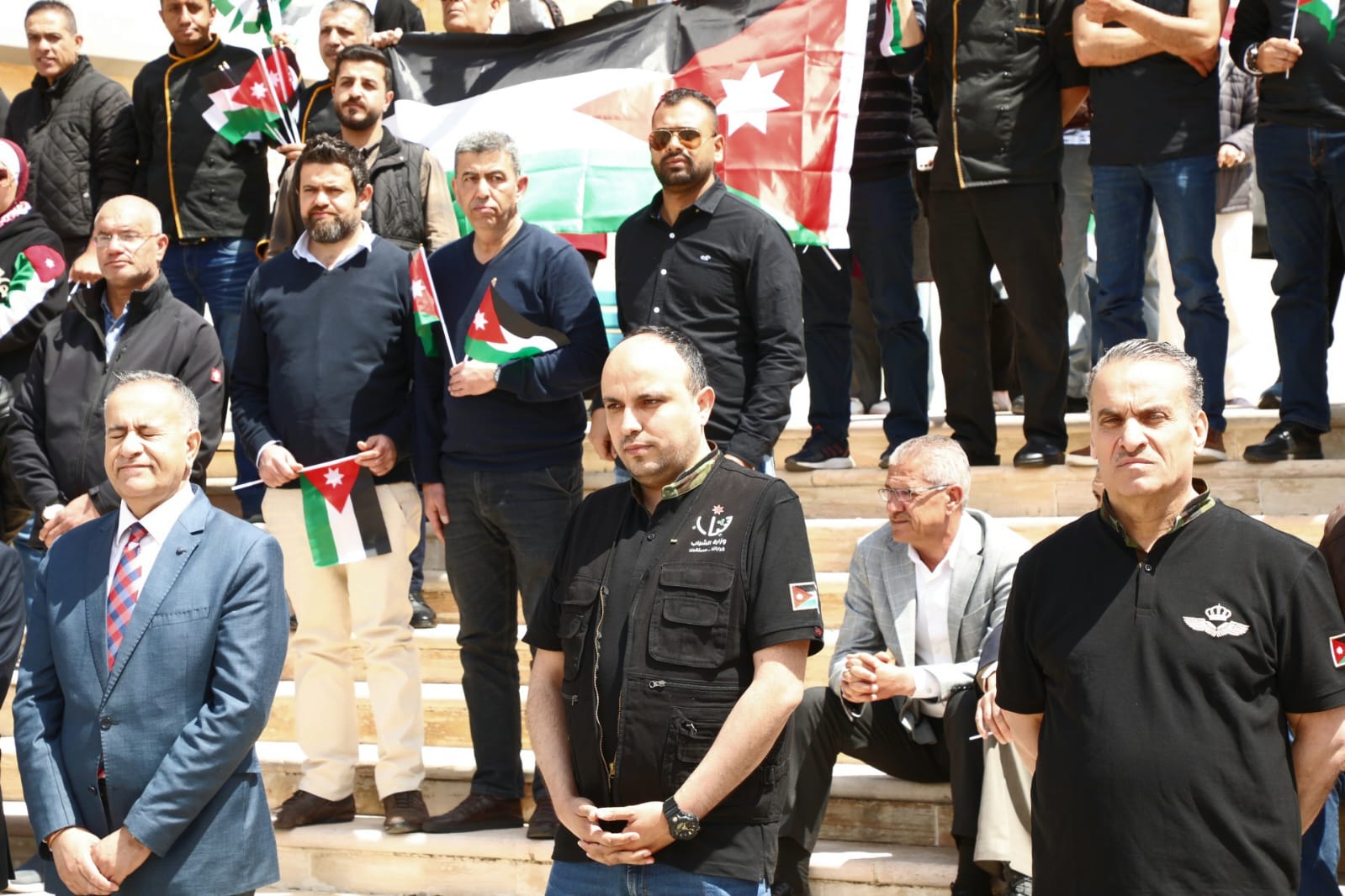 الأسرة الشبابية تحتفل بيوم العلم