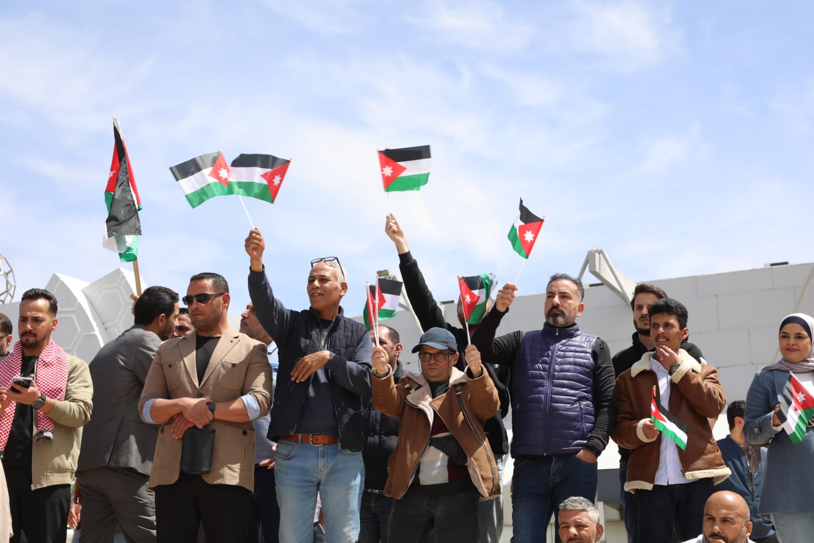 الأسرة الشبابية تحتفل بيوم العلم
