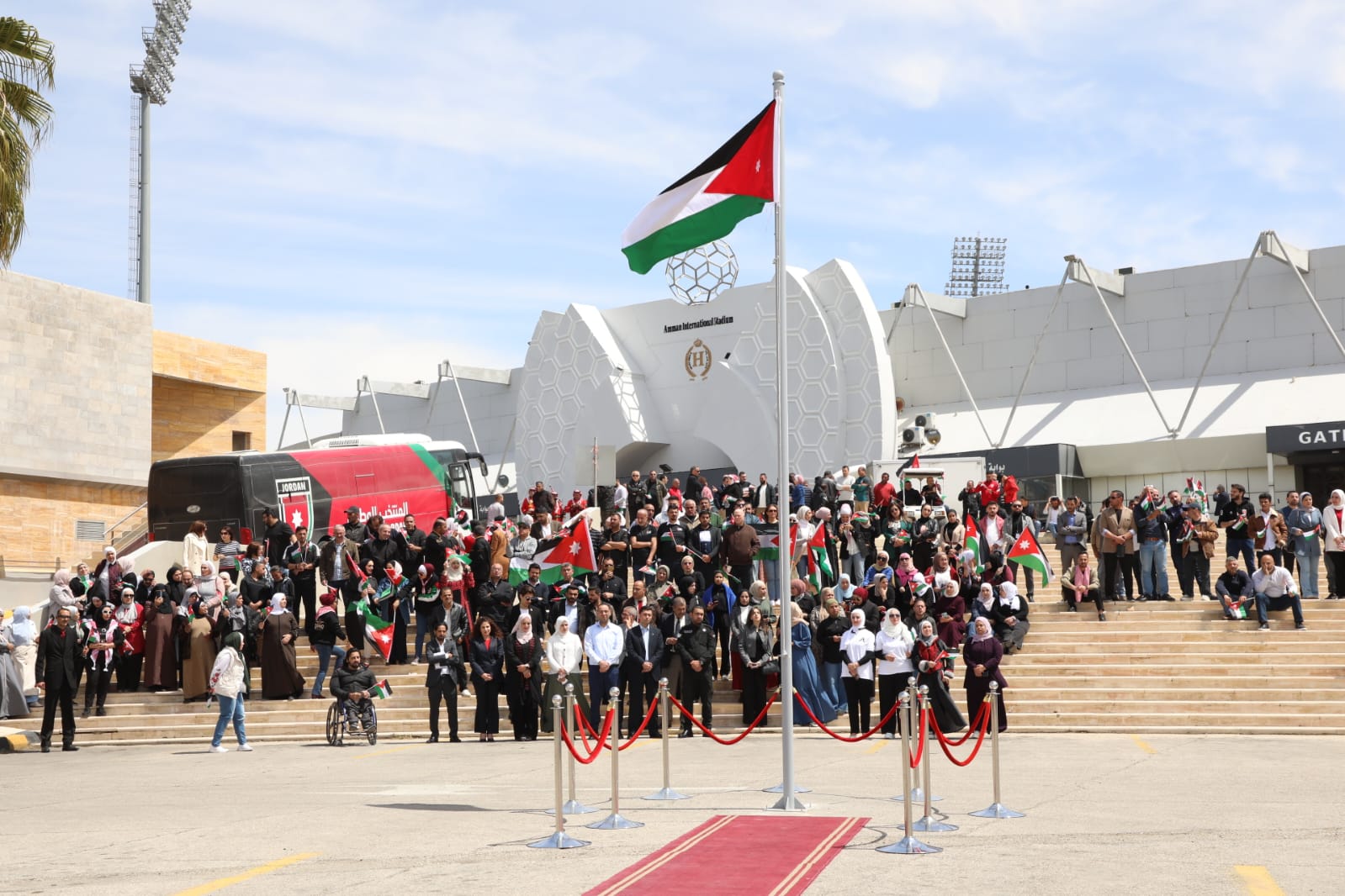 الأسرة الشبابية تحتفل بيوم العلم