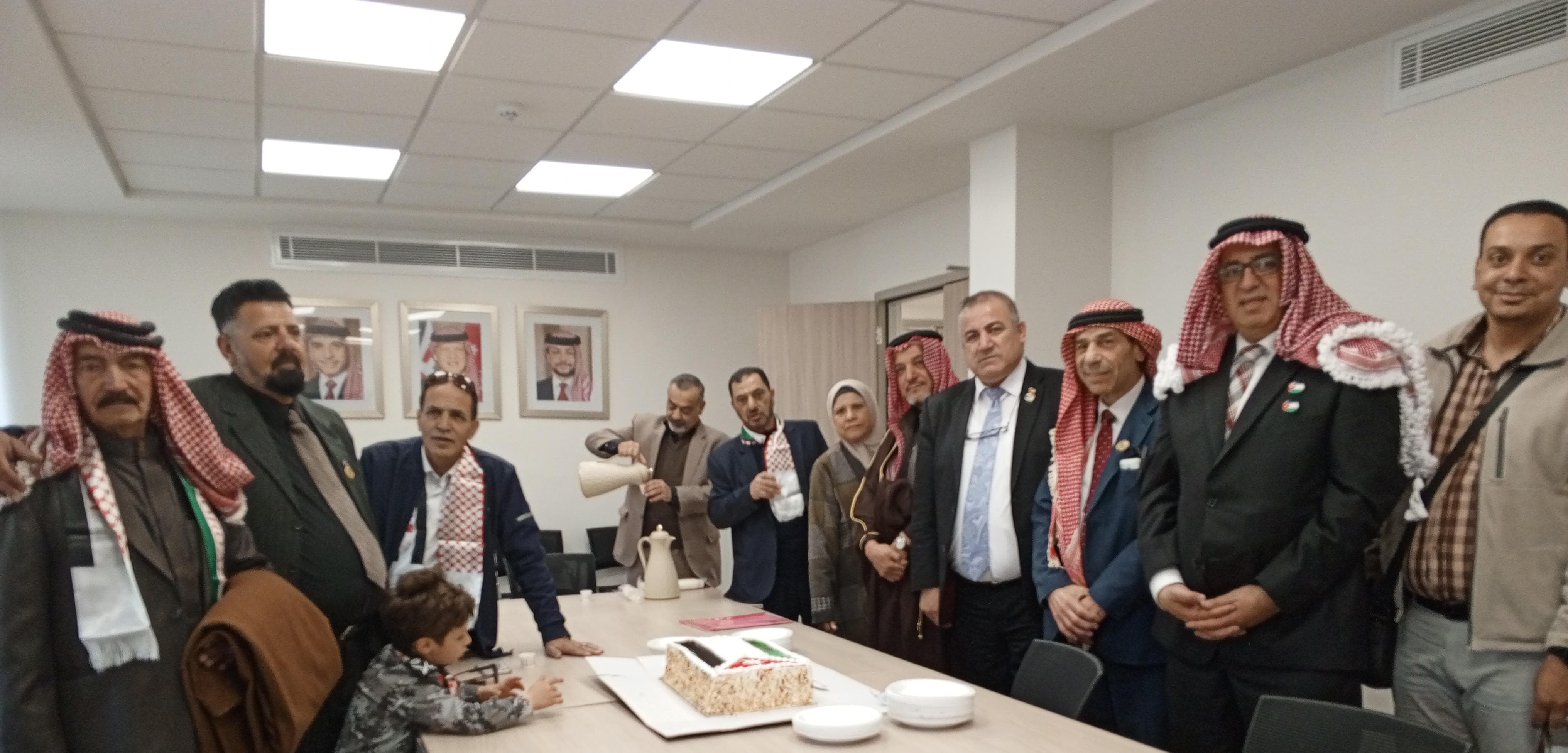 مركز صحي الاميرة بسمة الشامل بالتعاون مع الشرطة المجتمعية ومجلس محلي مركز أمن المهاجرين يحتفل بيوم العلم الأردني