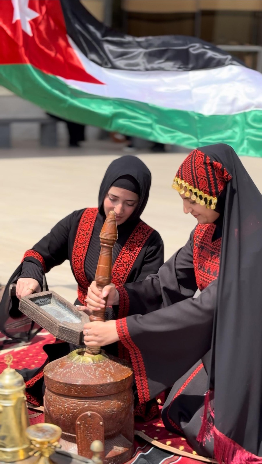 الكلية الجامعية الوطنية للتكنولوجيا تحتفل بيوم العلم وتثمن جهود نشامى الأجهزة الأمنية المباركة 