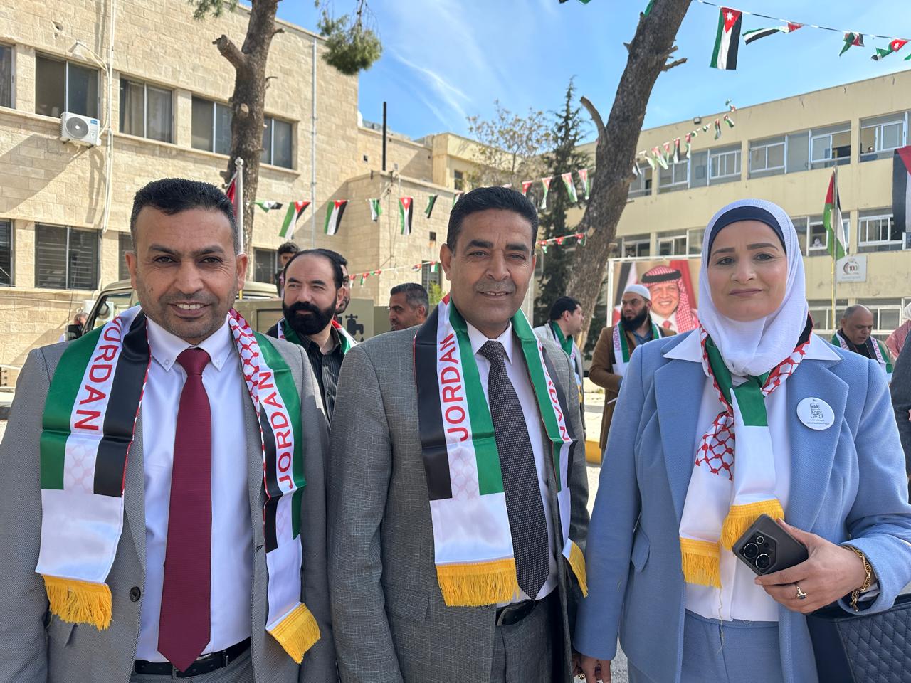 . أسرة تربية لواء ماركا تحتفل بيوم العلم 