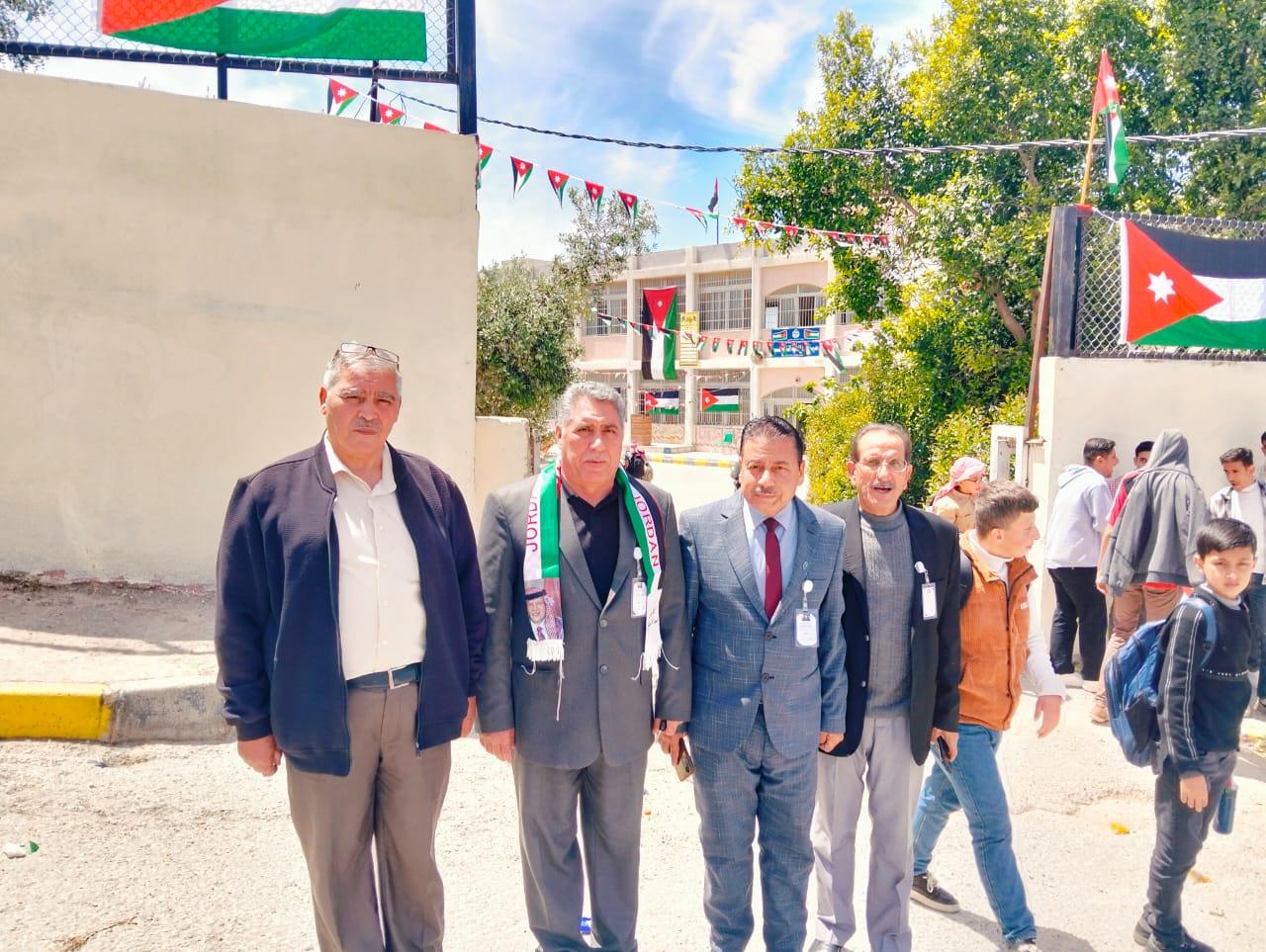 منتدى حلاوة وجمعية وادي زقيق يحتفلان بيوم العلم