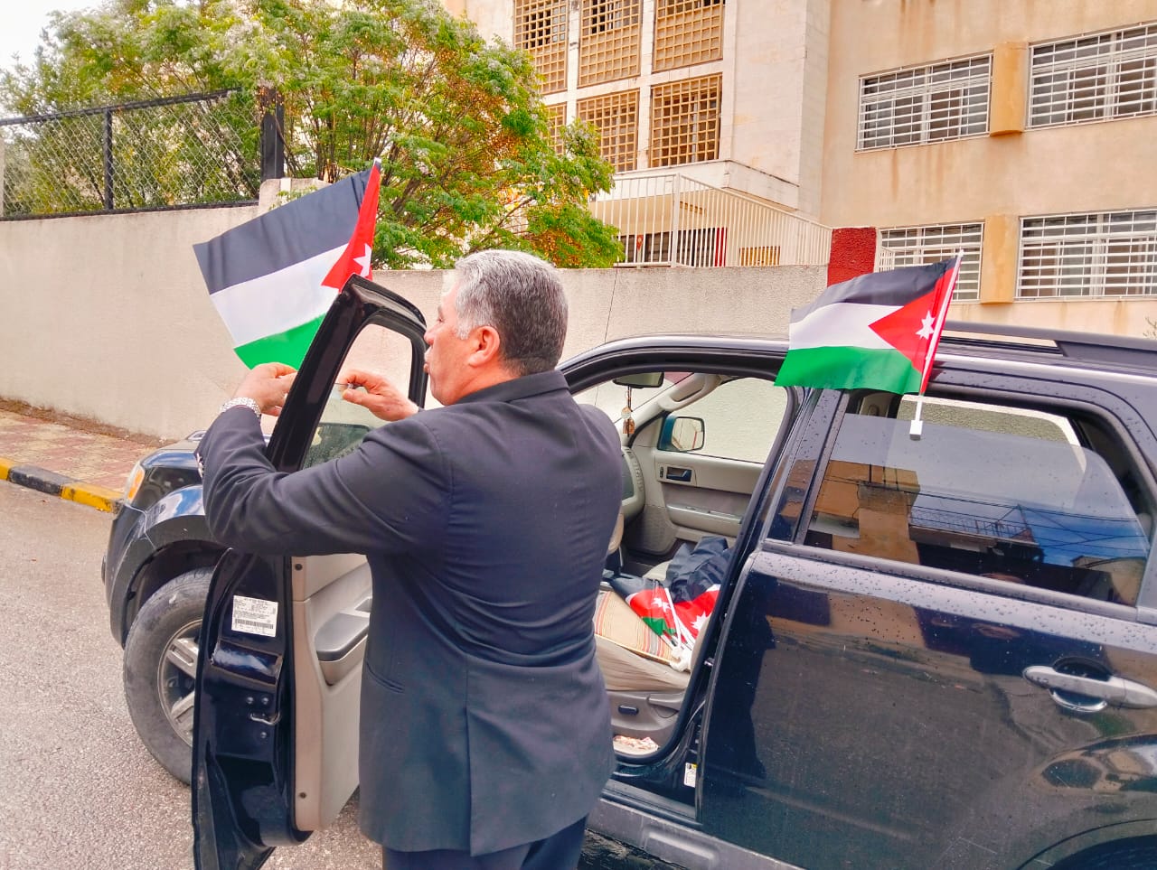 منتدى حلاوة وجمعية وادي زقيق يحتفلان بيوم العلم