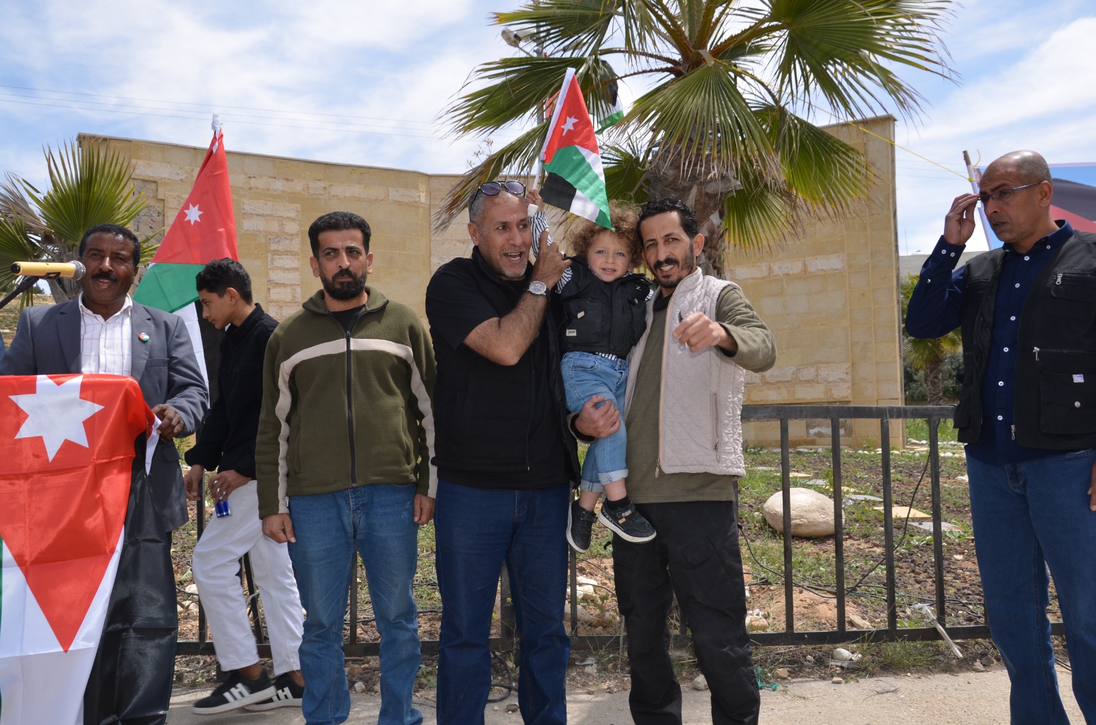 جمعية رابطة بصمة وفاء تحتفل بيوم العلم الاردني