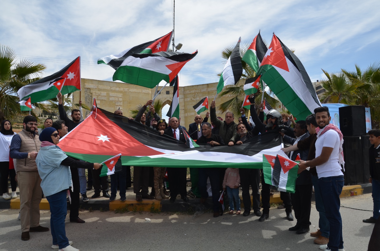 جمعية رابطة بصمة وفاء تحتفل بيوم العلم الاردني