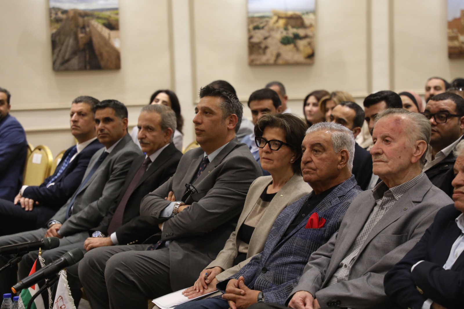 وزيرة السياحة والآثار تعلن عن اكتشاف نقش هيروغليفي فرعوني ملكي لرمسيس الثالث جنوب الأردن
