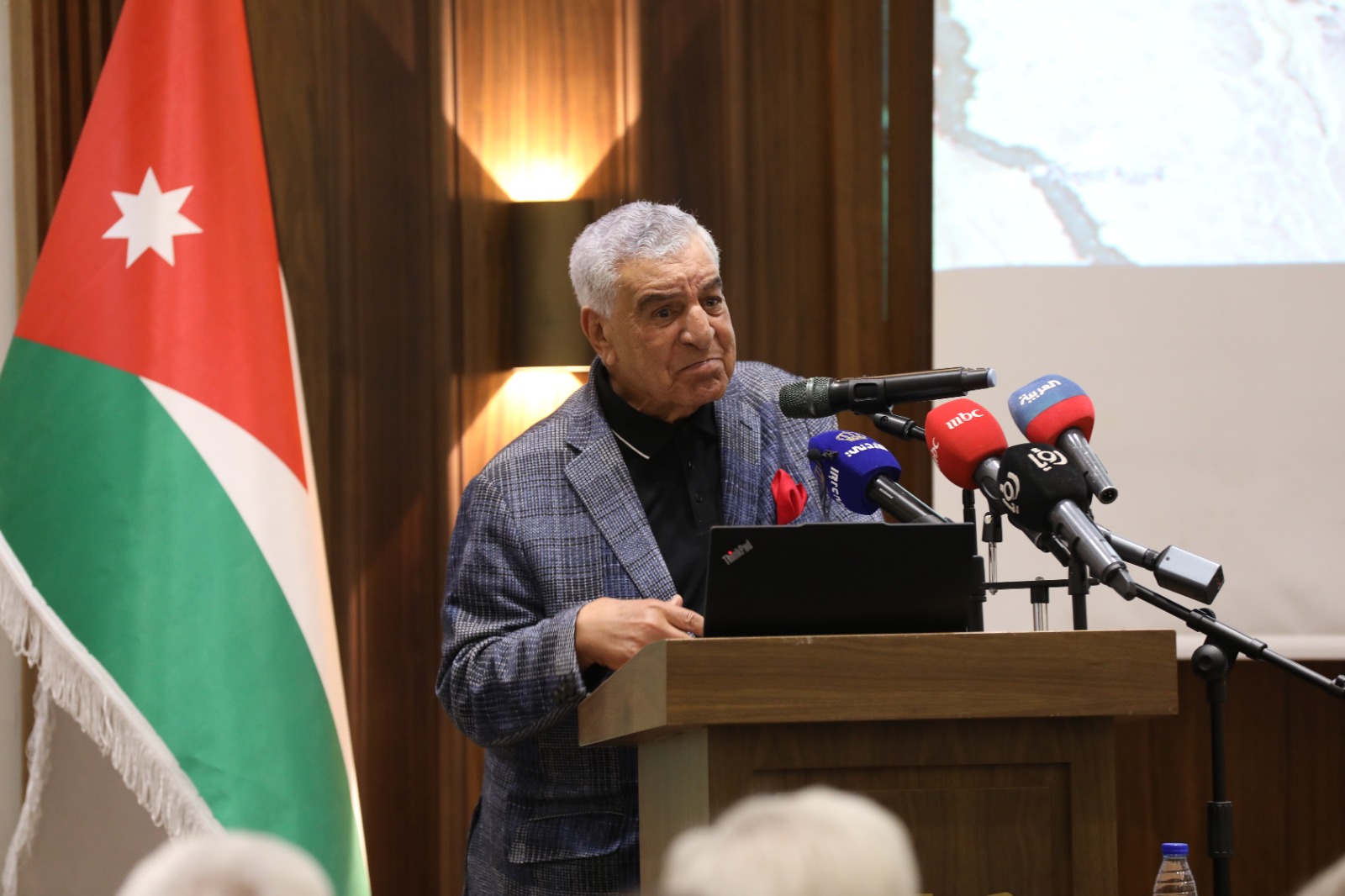 وزيرة السياحة والآثار تعلن عن اكتشاف نقش هيروغليفي فرعوني ملكي لرمسيس الثالث جنوب الأردن