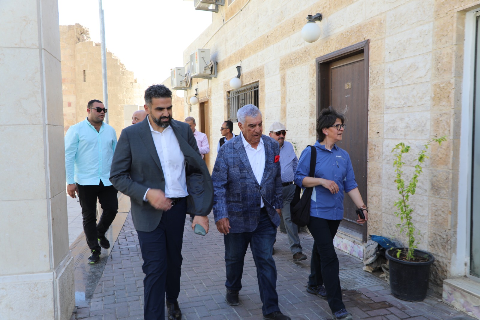 وزارة السياحة والآثار وسلطة منطقة العقبة تنظم جولة ميدانية للدكتور زاهي حواس بمدينة العقبة