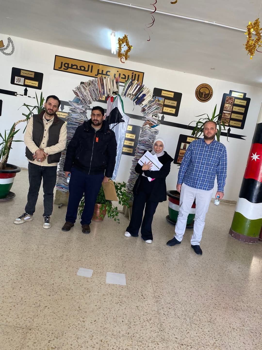 الحباشنة يتابع مشروع اقرأ لدعم مكتبات المدارس الأساسية مع فريق المكتبات التابع لمؤسسة الملكة رانيا في مدارس معان