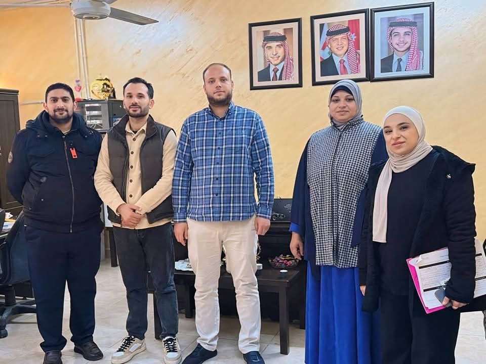 الحباشنة يتابع مشروع اقرأ لدعم مكتبات المدارس الأساسية مع فريق المكتبات التابع لمؤسسة الملكة رانيا في مدارس معان