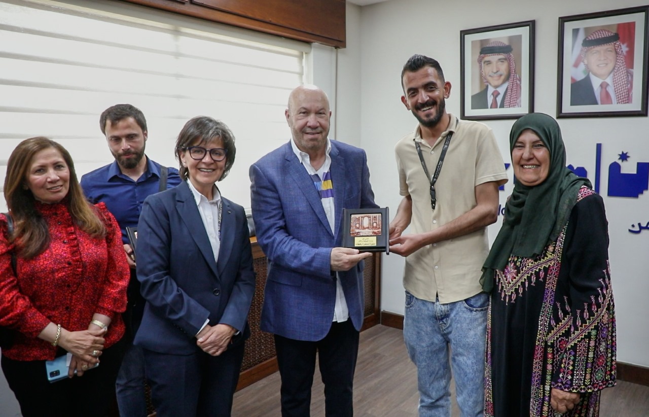 السياحة : تكرم أدلاء سياحيين من ذوي الإعاقة البصرية و السمعية خلال انعقاد أولى جلسات المجلس الوطني للسياحة