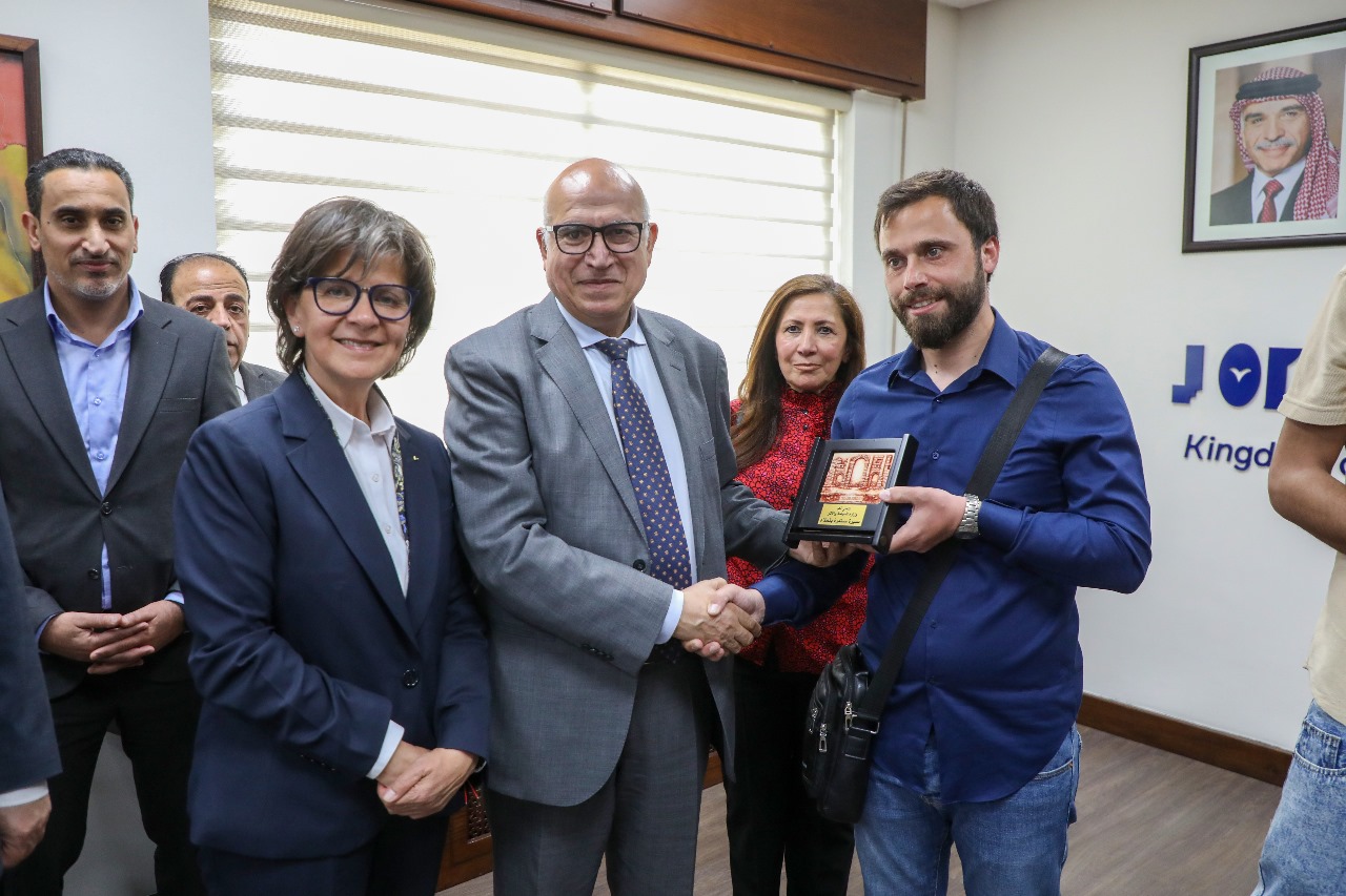 السياحة : تكرم أدلاء سياحيين من ذوي الإعاقة البصرية و السمعية خلال انعقاد أولى جلسات المجلس الوطني للسياحة