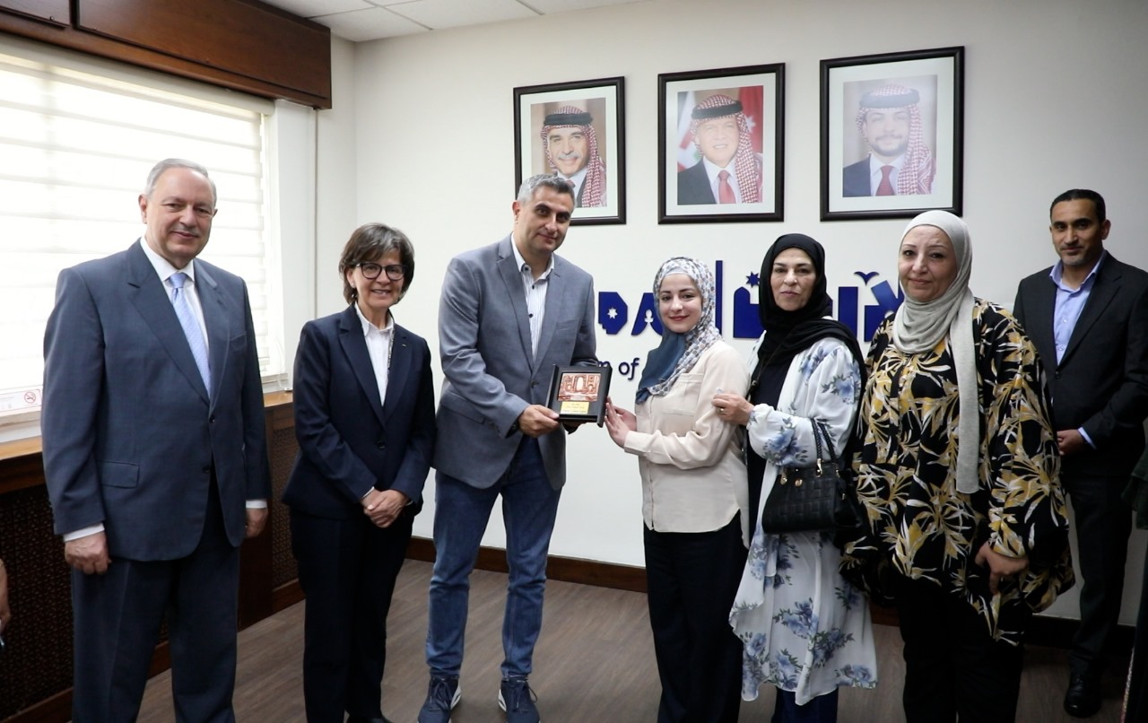 السياحة : تكرم أدلاء سياحيين من ذوي الإعاقة البصرية و السمعية خلال انعقاد أولى جلسات المجلس الوطني للسياحة
