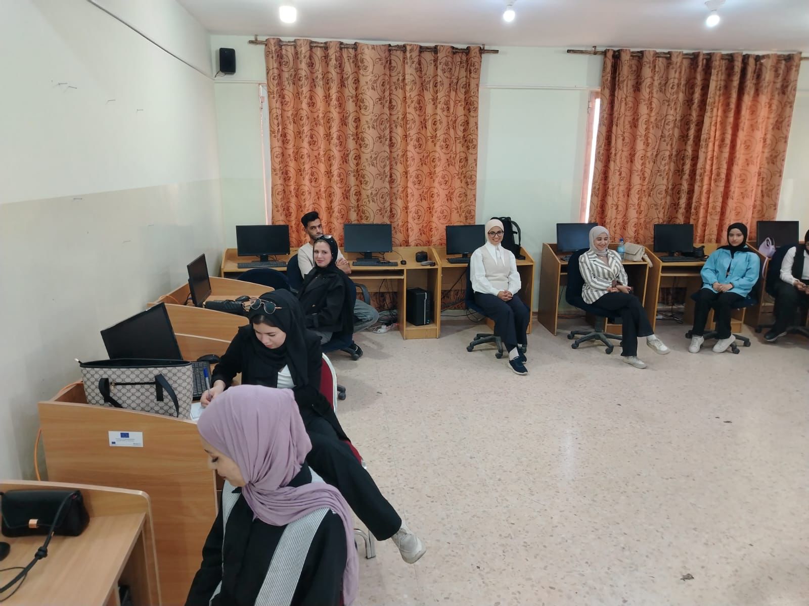انطلاق برنامج التسويق الرقمي في مركز شباب مادبا .....