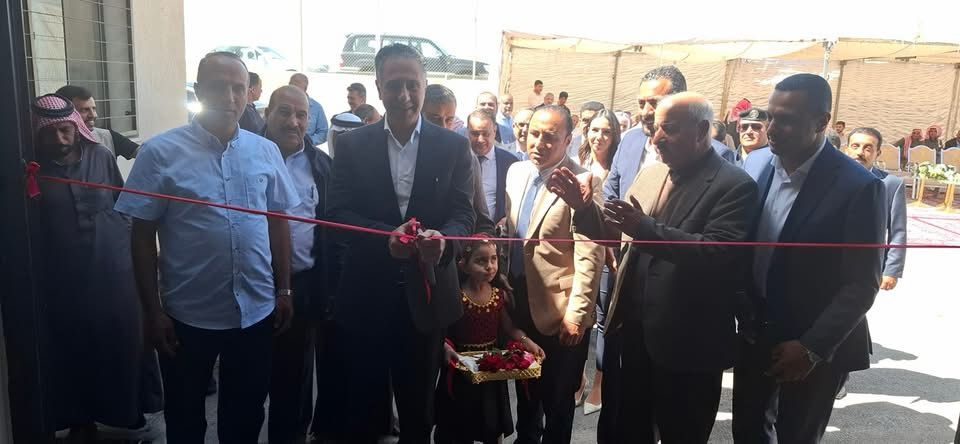 وزير الصناعة والتجارة يفتتح مركز الإعلاف في ماعين .