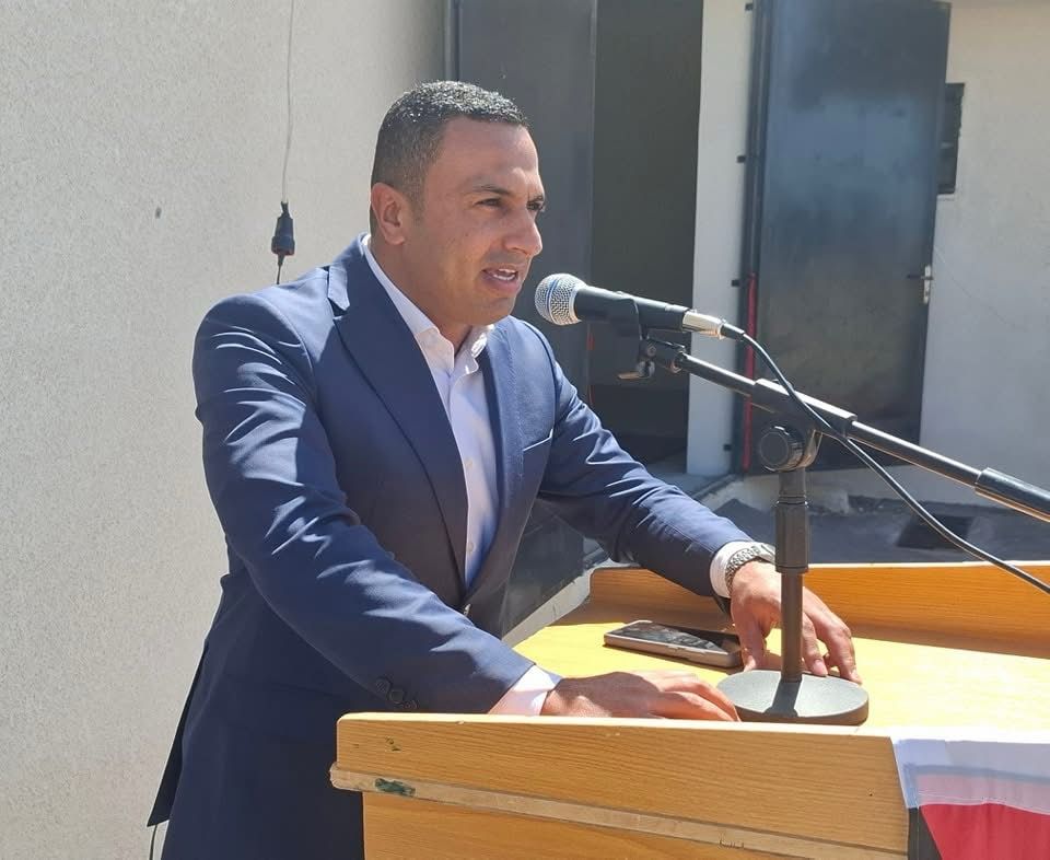 وزير الصناعة والتجارة يفتتح مركز الإعلاف في ماعين .