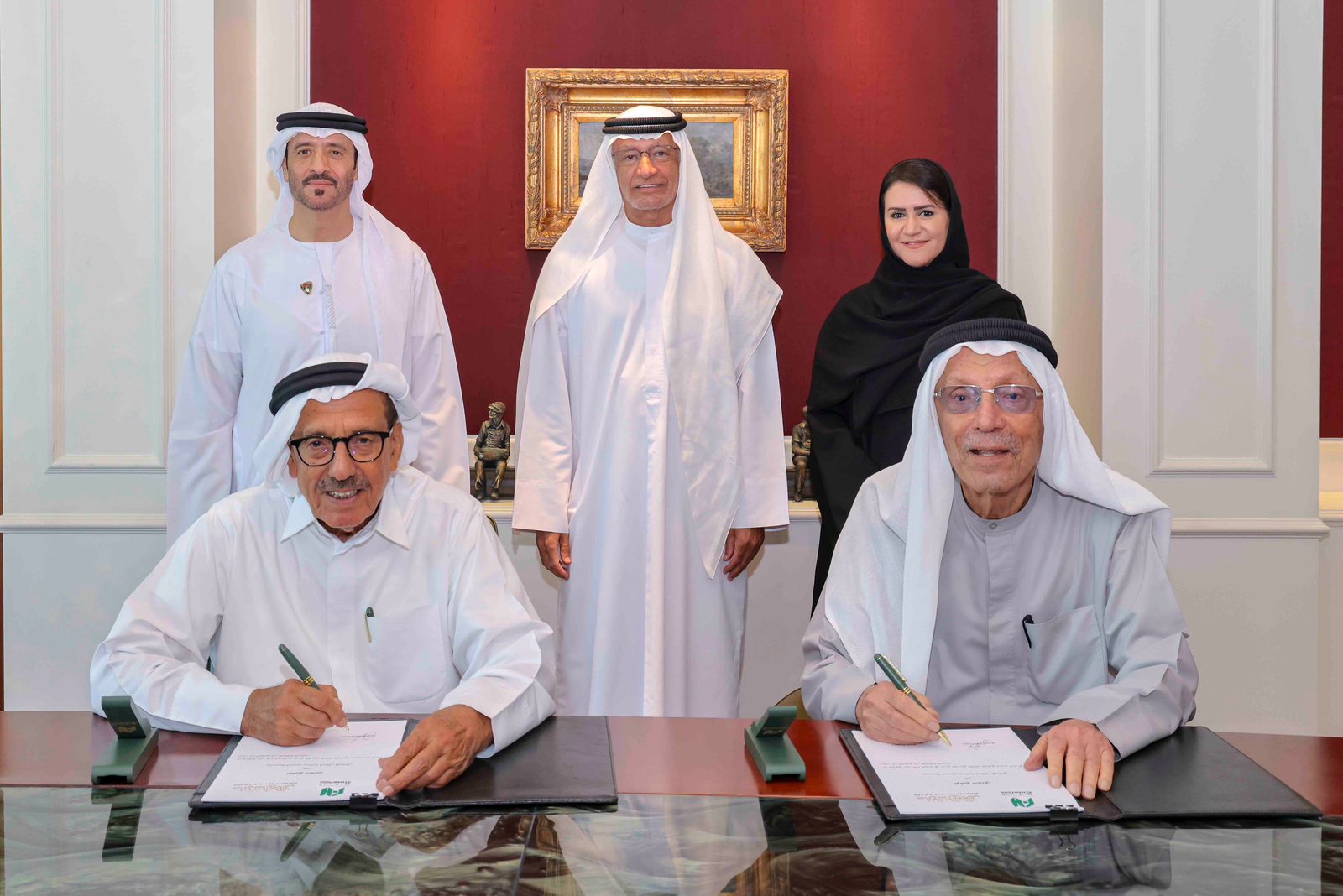 خلف الحبتور يقدم دعماً سخياً بقيمة مليون درهم لجائزة المقال الإماراتي