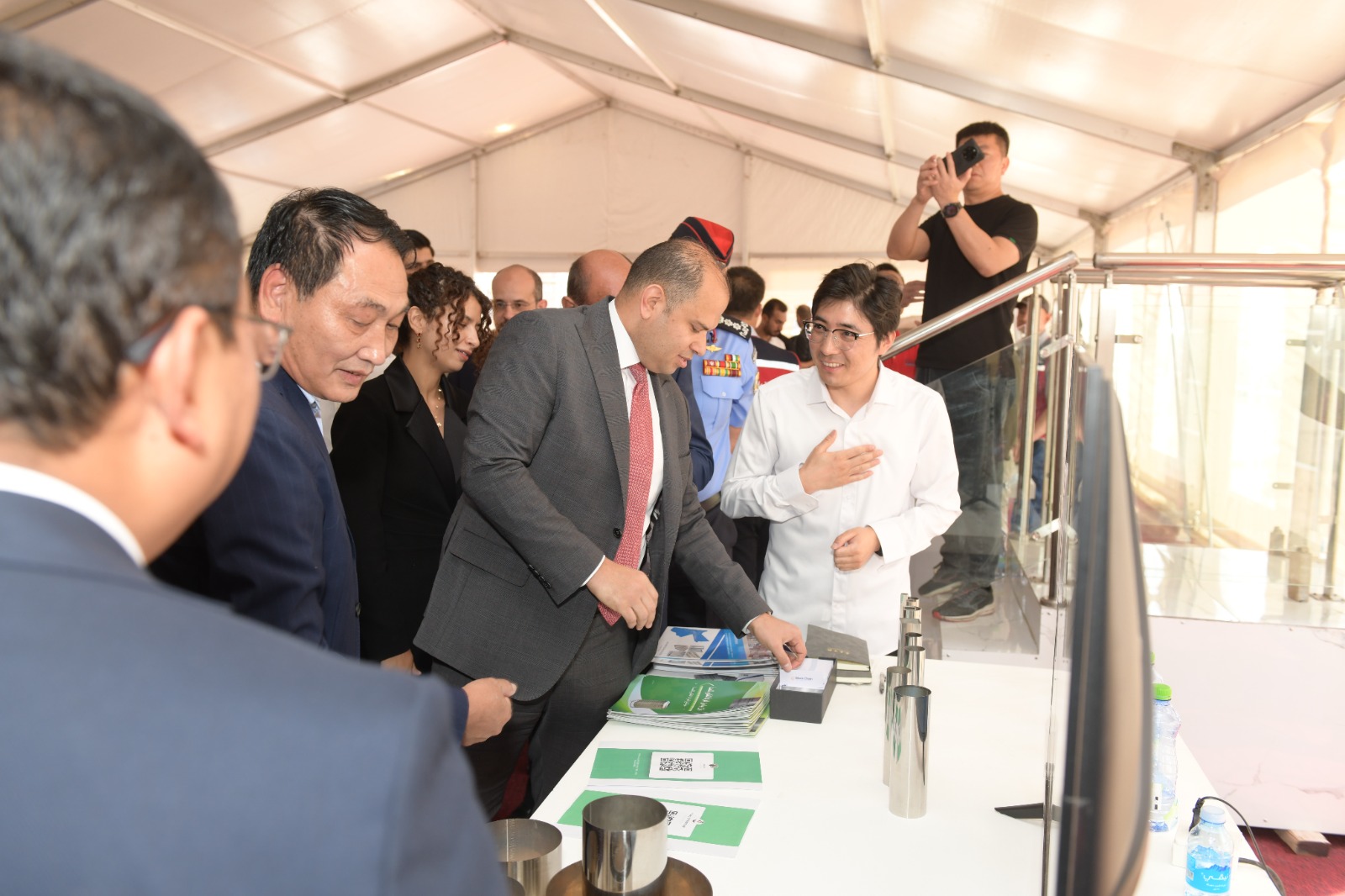 جنشينغ تثق في بيئة الاستثمار الأردنية وتطلق خطة توسعة بـ100 مليون دولار مندوبا عن وزير الاستثمار، القطارنة يفتتح معرض جنشينغ ويؤكد دعم الحكومة للاستثمار الصناعي في المملكة