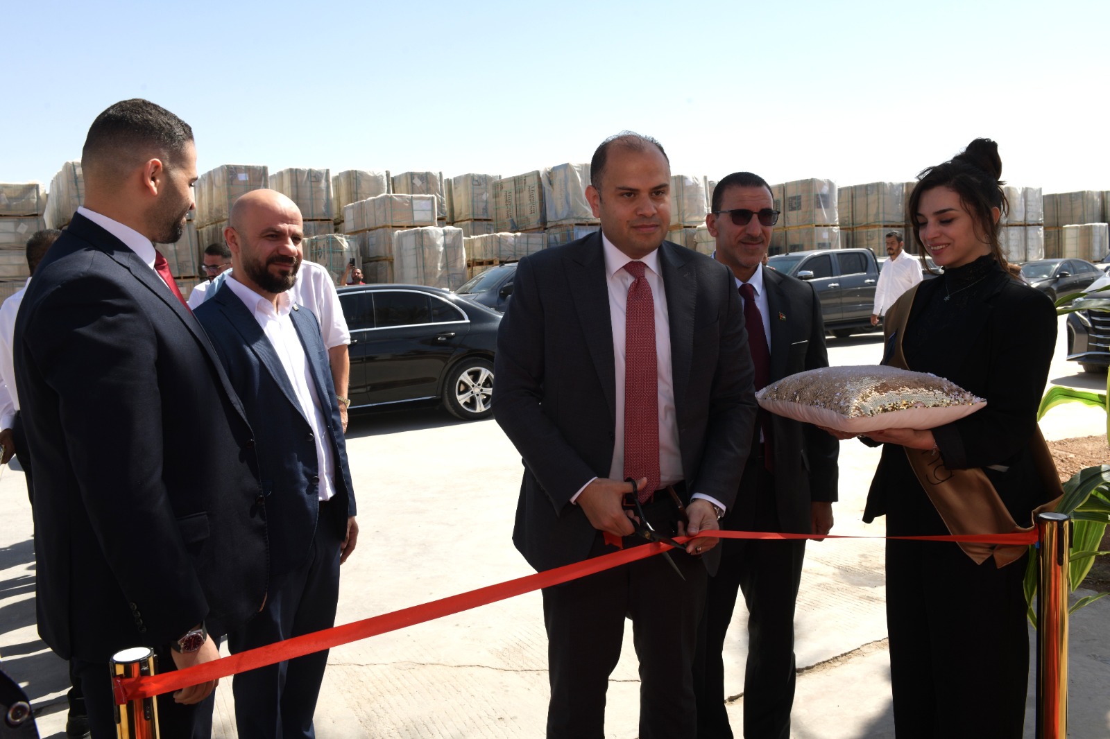 جنشينغ تثق في بيئة الاستثمار الأردنية وتطلق خطة توسعة بـ100 مليون دولار مندوبا عن وزير الاستثمار، القطارنة يفتتح معرض جنشينغ ويؤكد دعم الحكومة للاستثمار الصناعي في المملكة