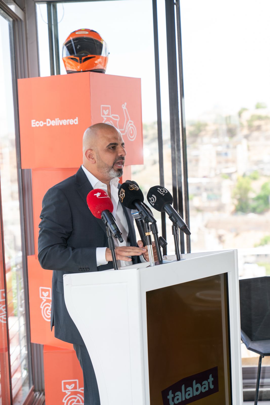 في خطوة سباقة في الأردن  طلبات الأردن تضم السكوتر الكهربائي بالبطارية القابلة للاستبدال لأسطولها