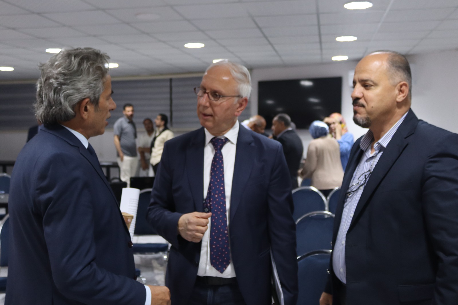 الحزب الديمقراطي الاجتماعي يواصل صعوده في المشهد السياسي