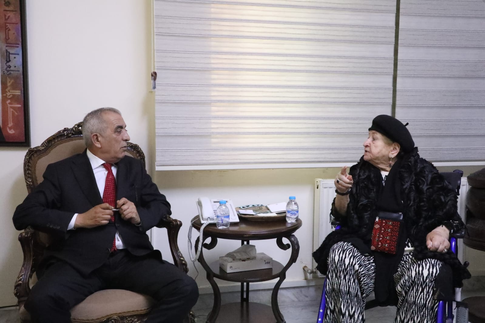 وزير الثقافة الرواشدة يلتقي رئيسة منتدى الرواد الكبار