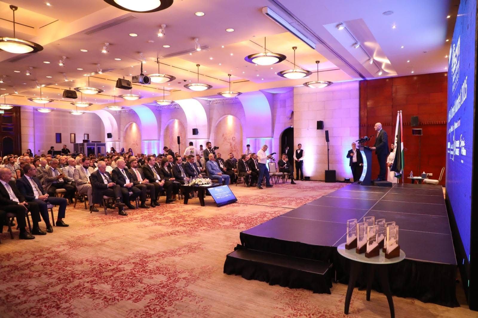 مندوبا عن رئيس الوزراء ، وزيرة السياحة والاثار تطلق فعاليات ملتقى مينا تراڤل